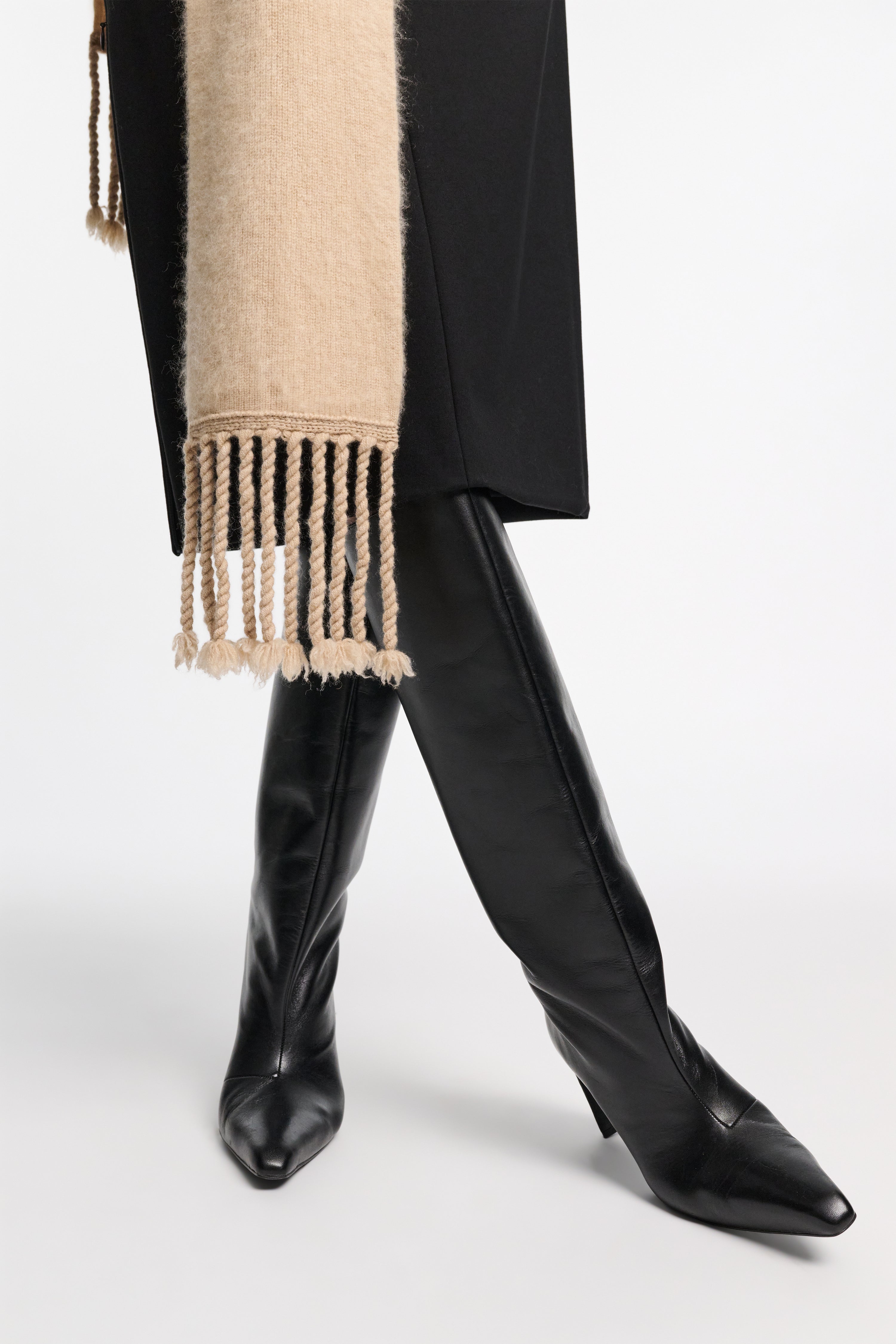 FLUFFY LUXURY scarf