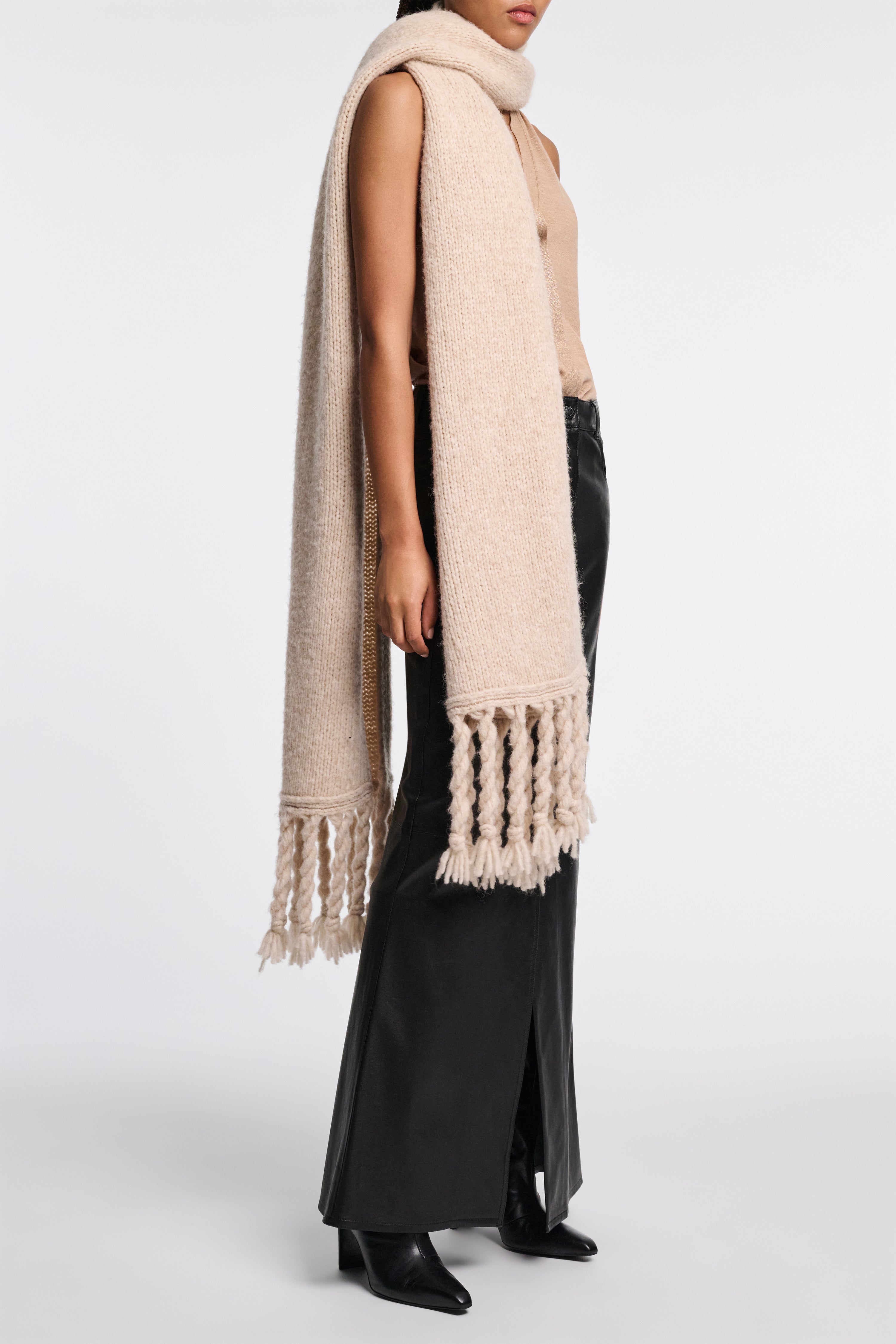SOFT HAPPINESS scarf