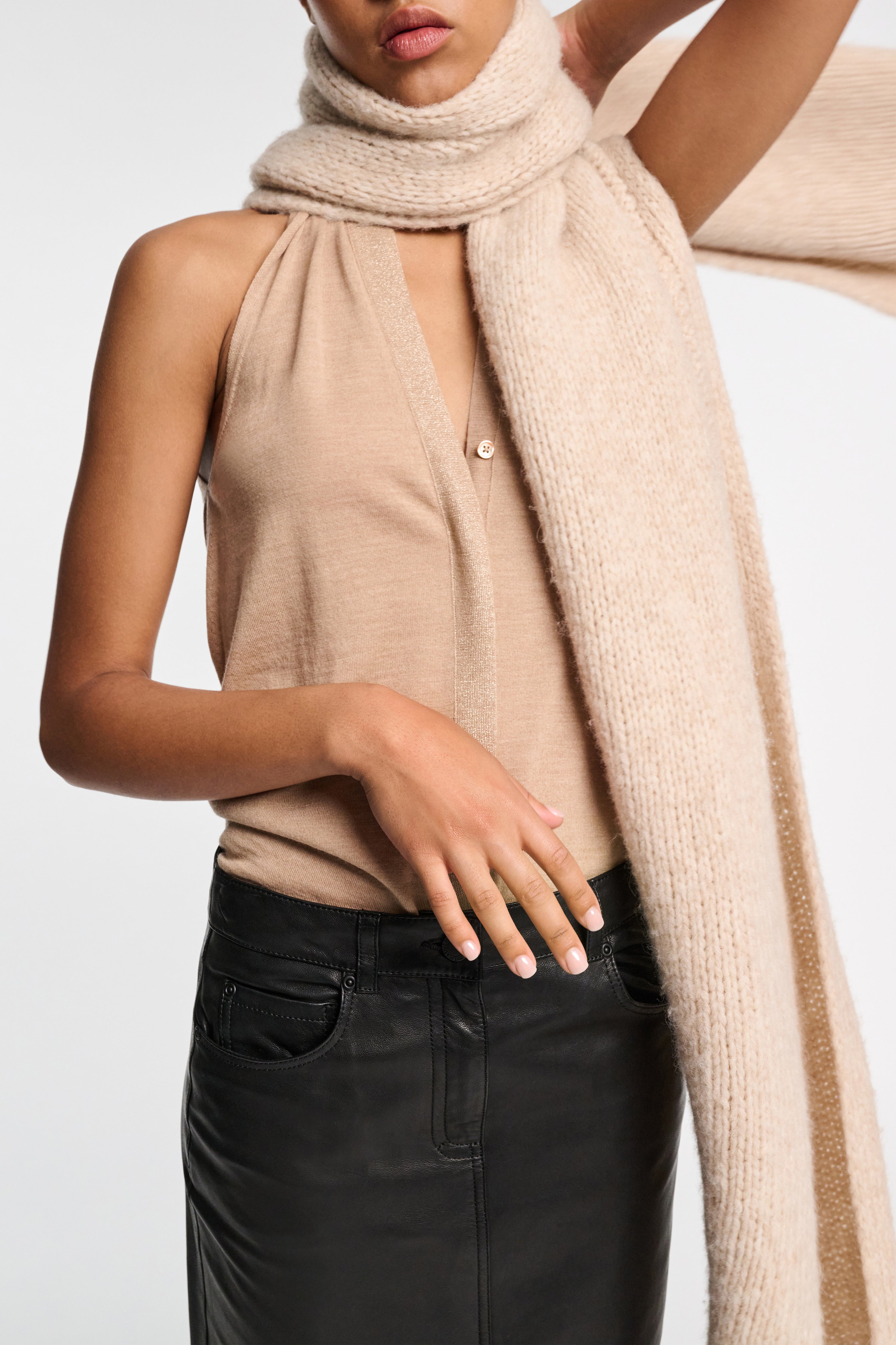 SOFT HAPPINESS scarf