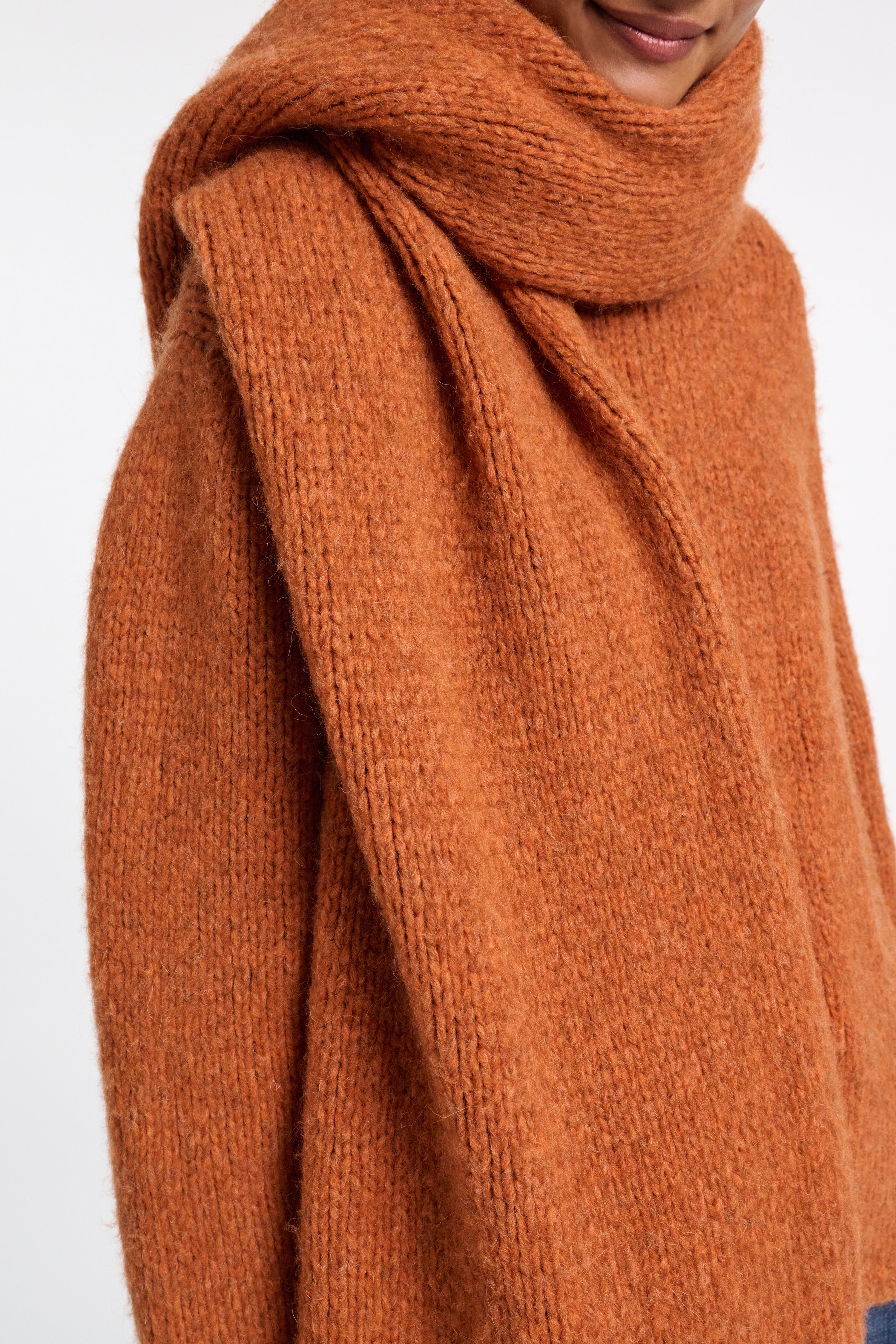 SOFT HAPPINESS scarf