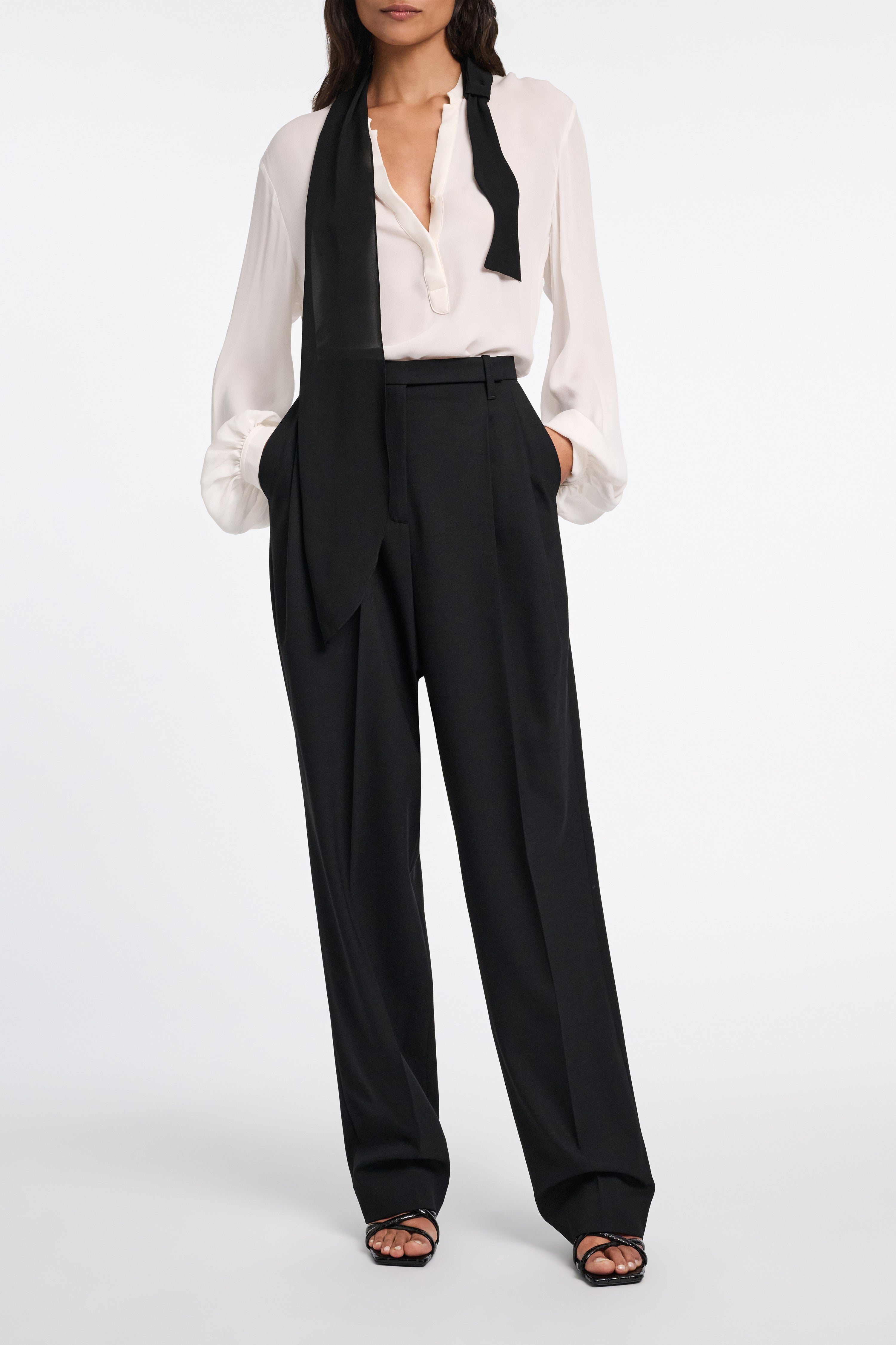 LUXURY ELEGANCE pants