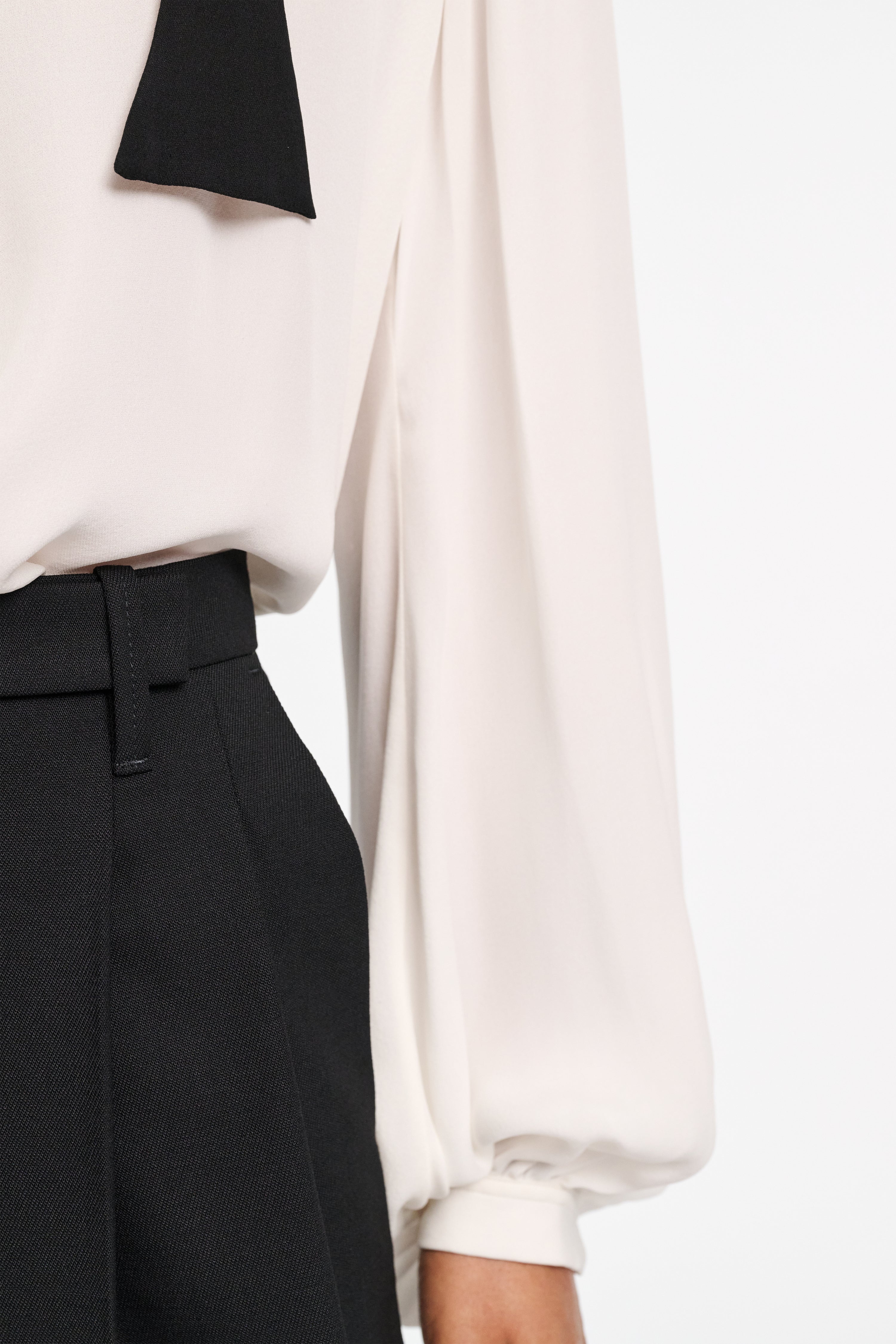 LUXURY ELEGANCE pants