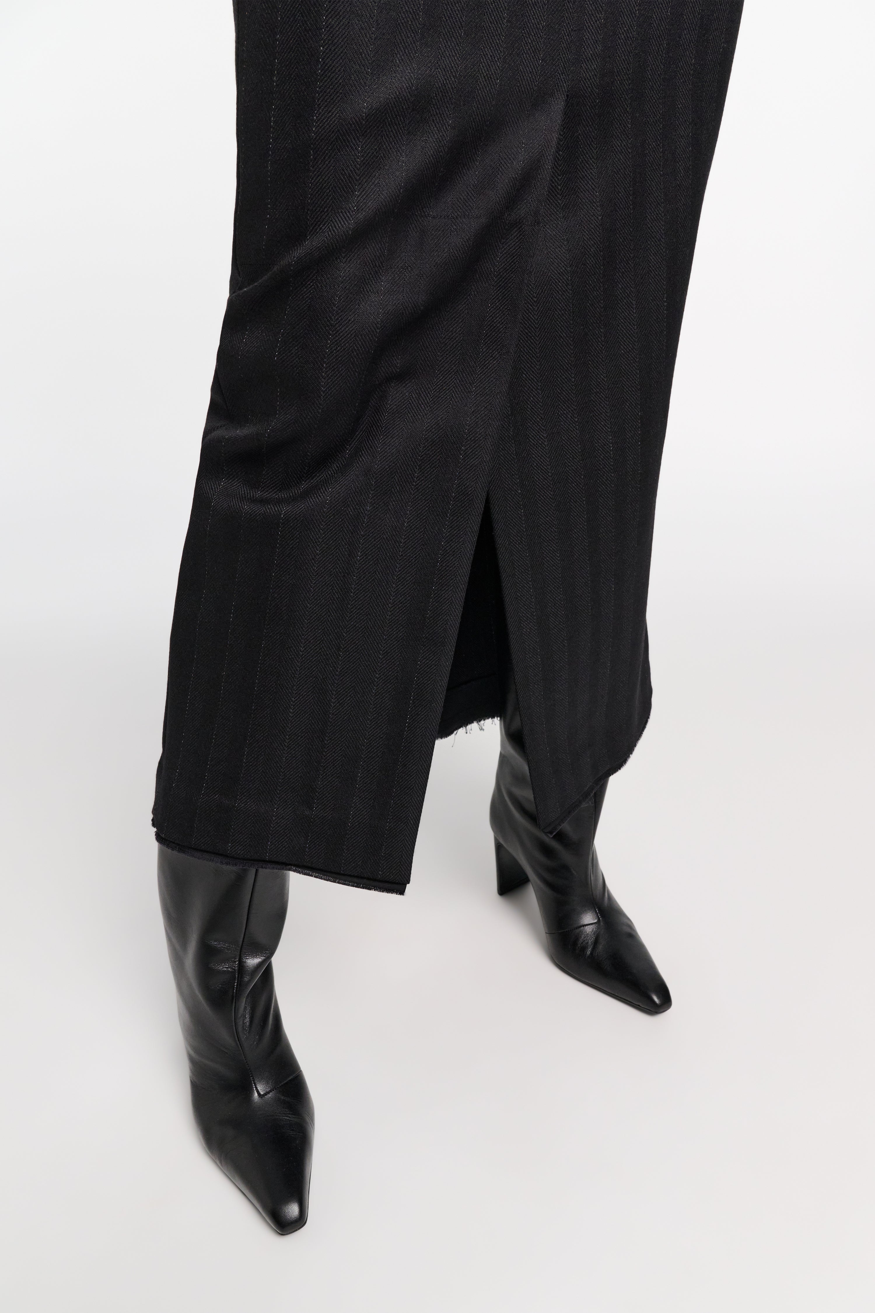 MODERN SOPHISTICATION skirt