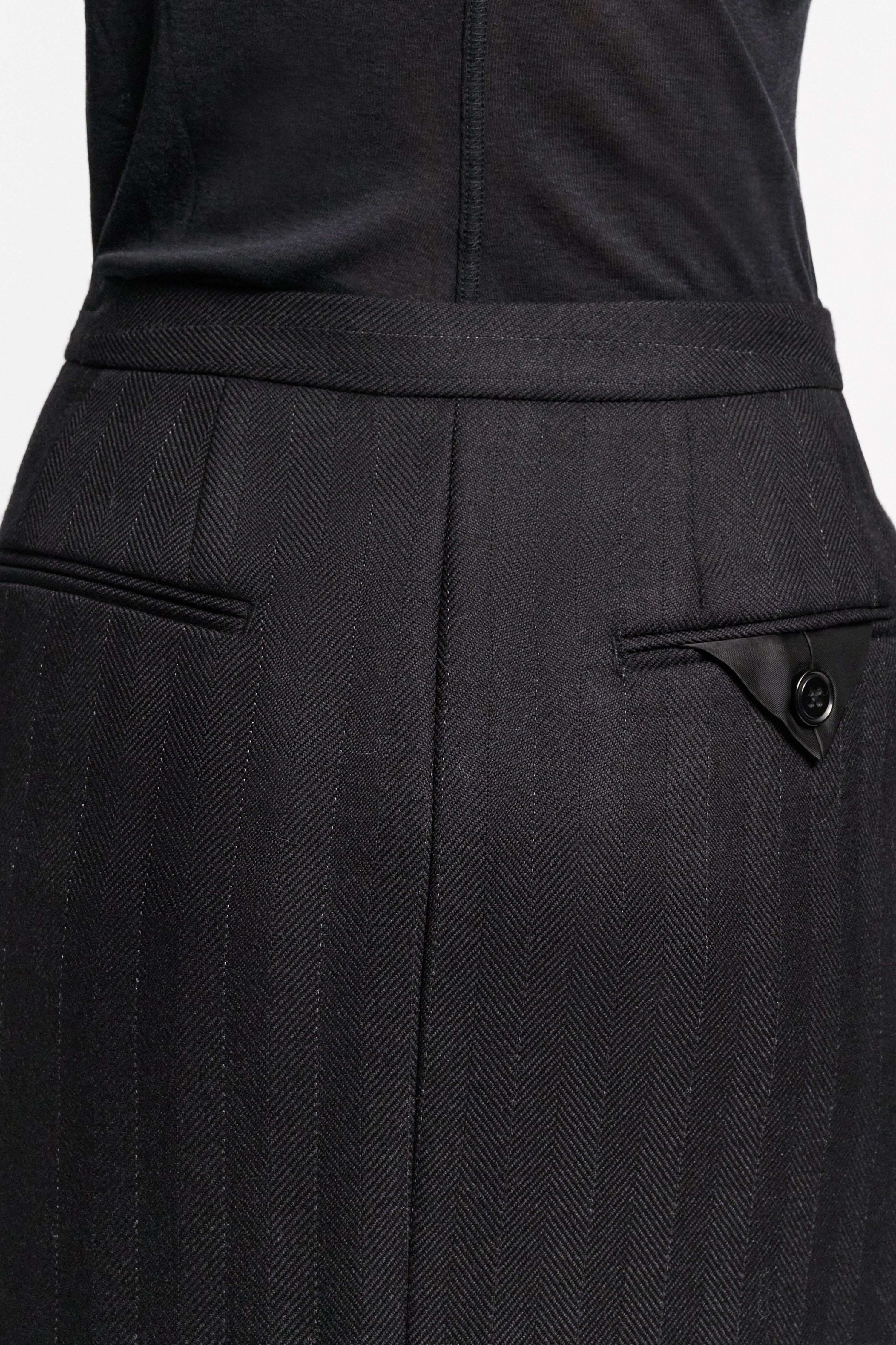 MODERN SOPHISTICATION skirt