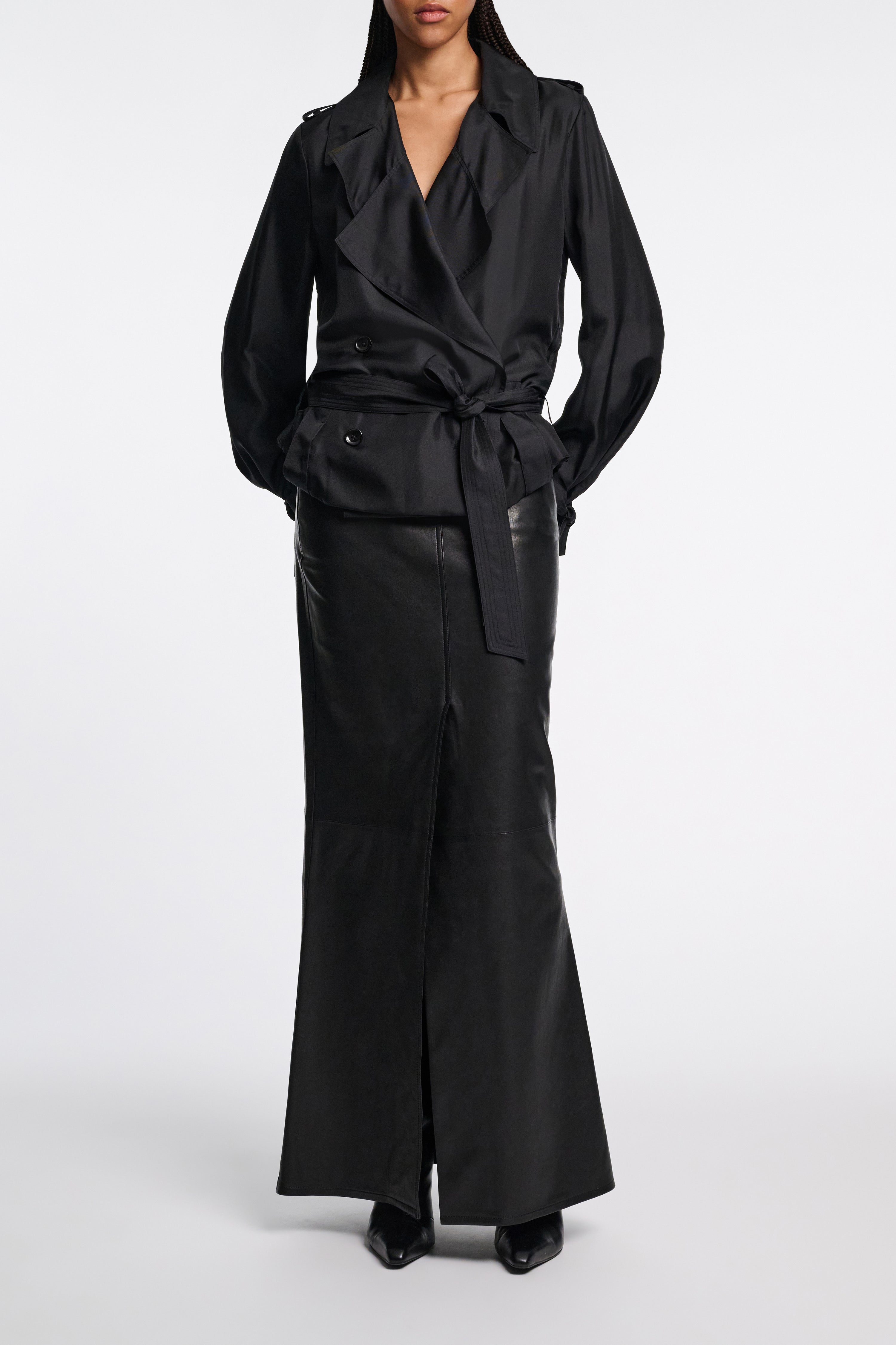 SLEEK STATEMENT skirt