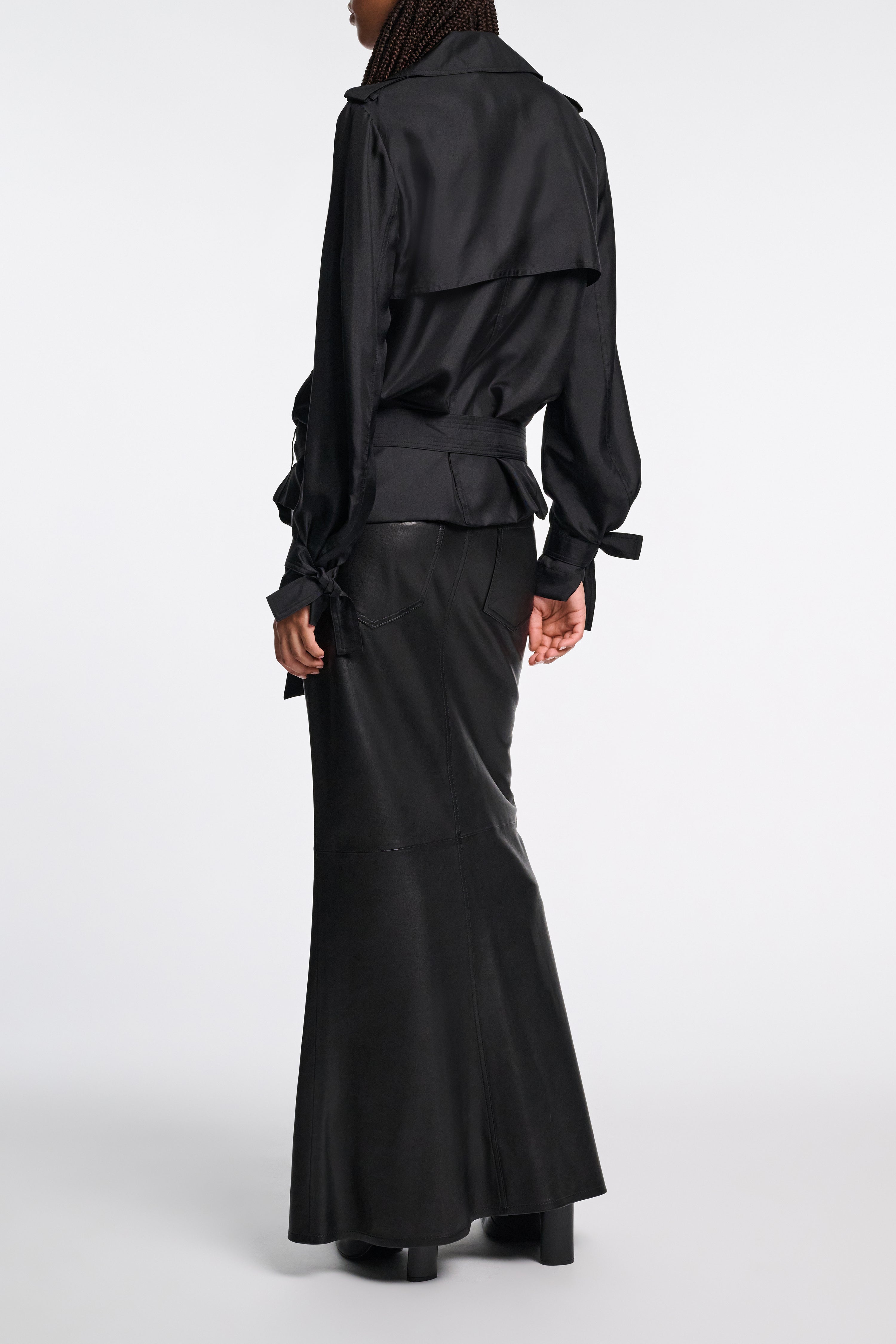 SLEEK STATEMENT skirt