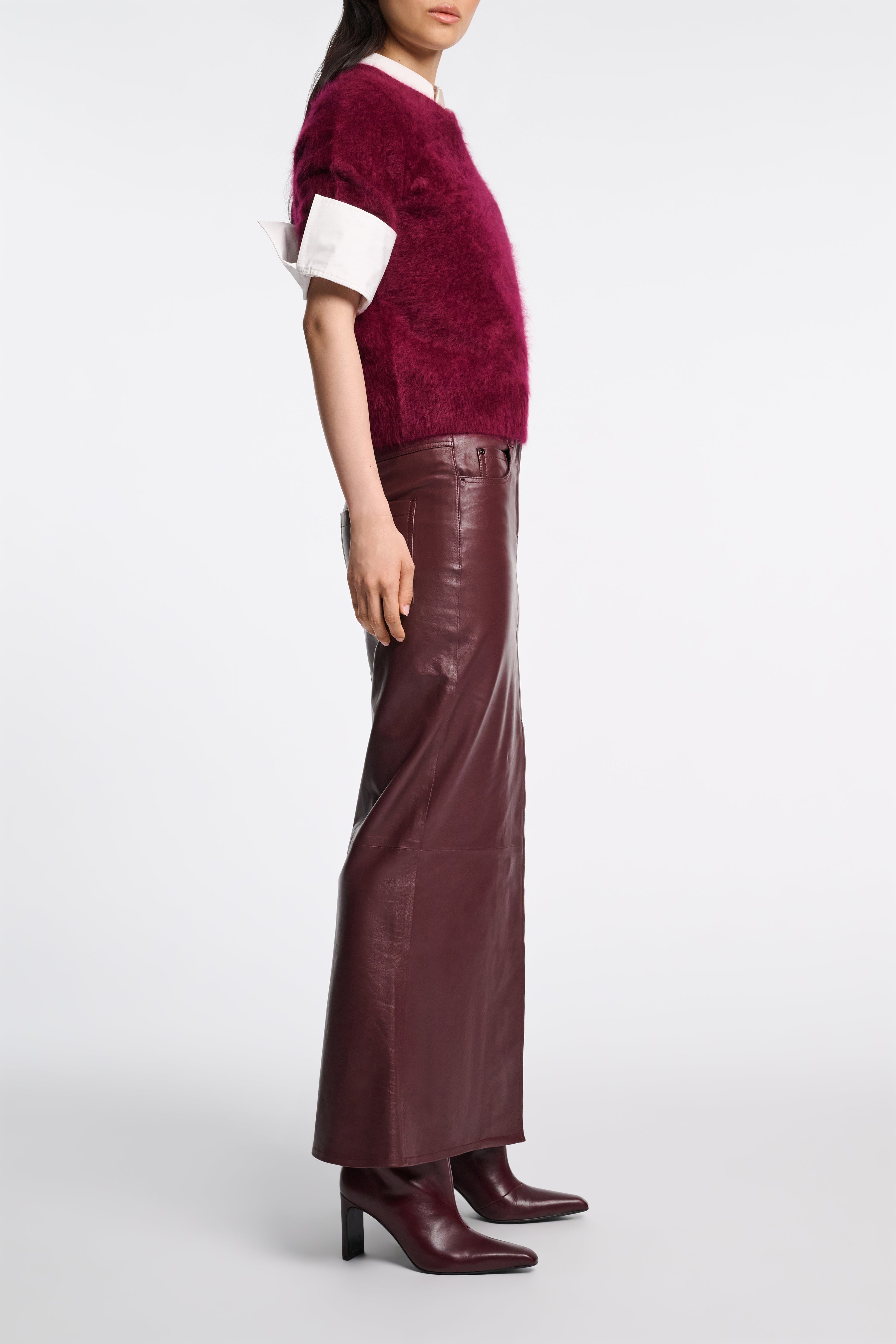 SLEEK STATEMENT skirt