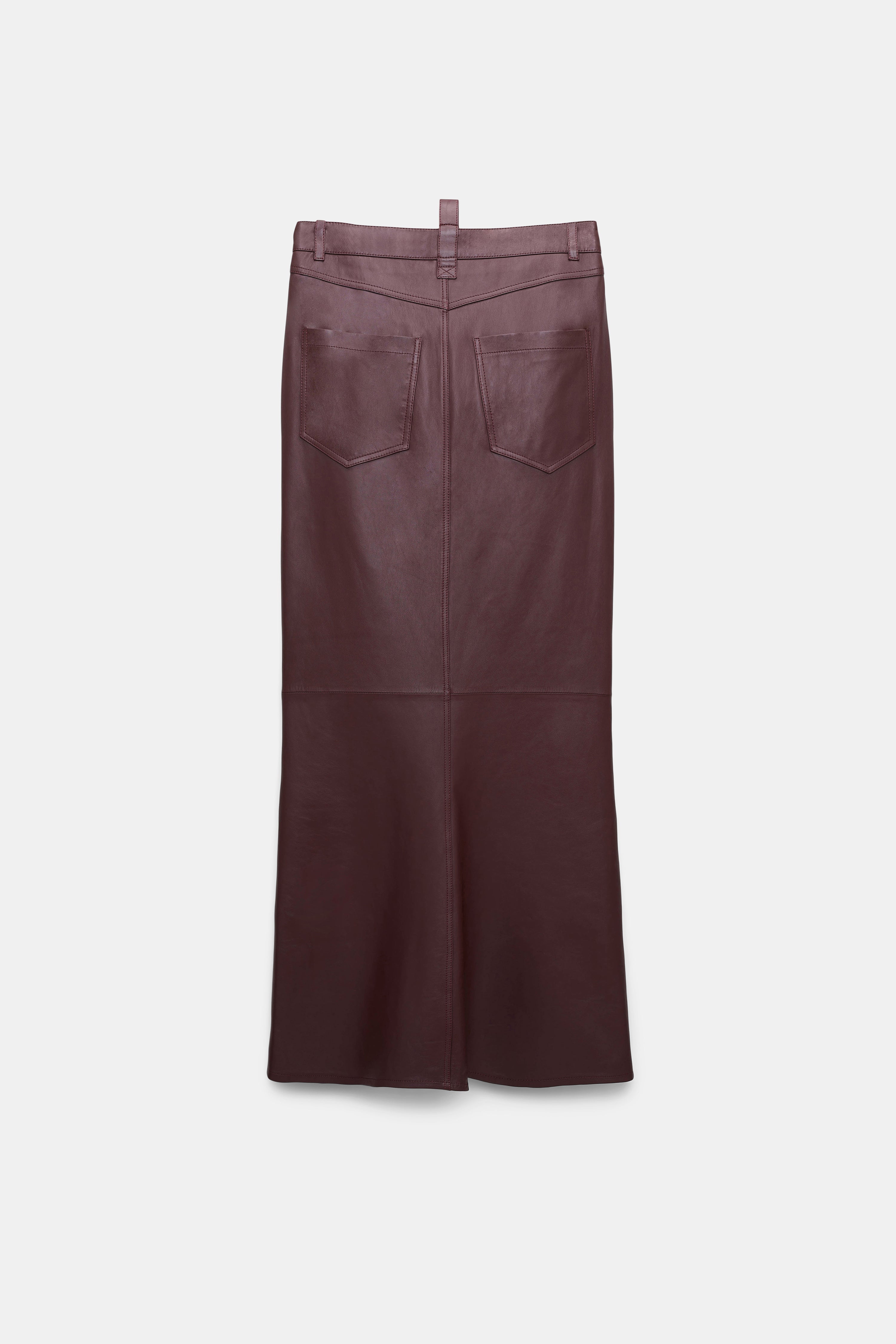 SLEEK STATEMENT skirt