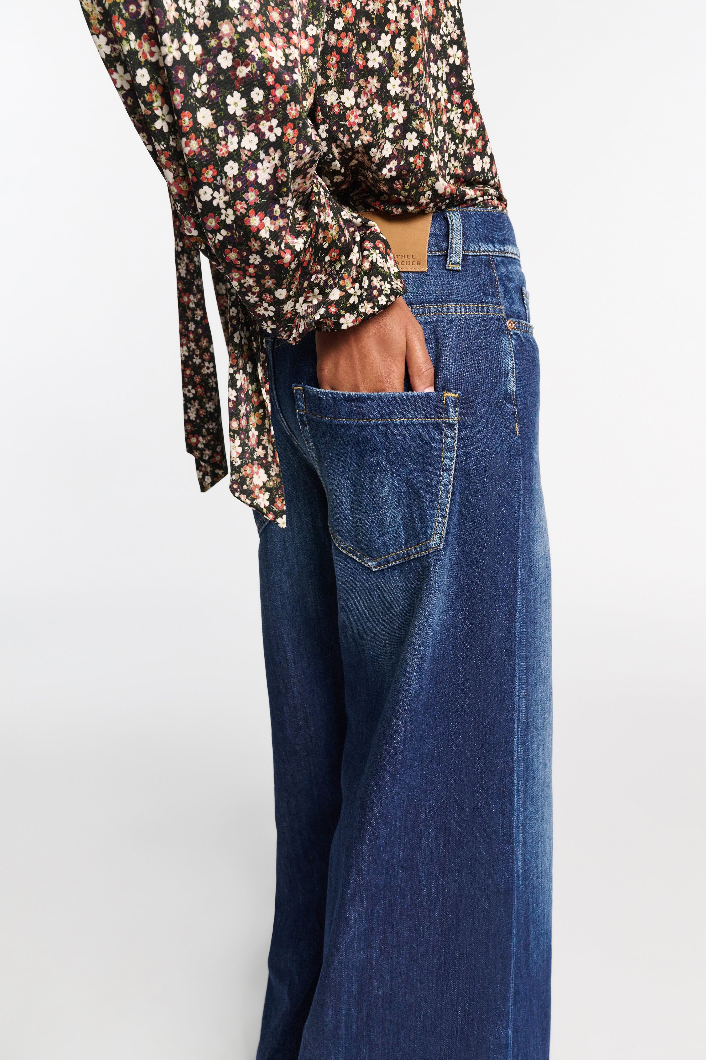 DENIM ROMANCE pants