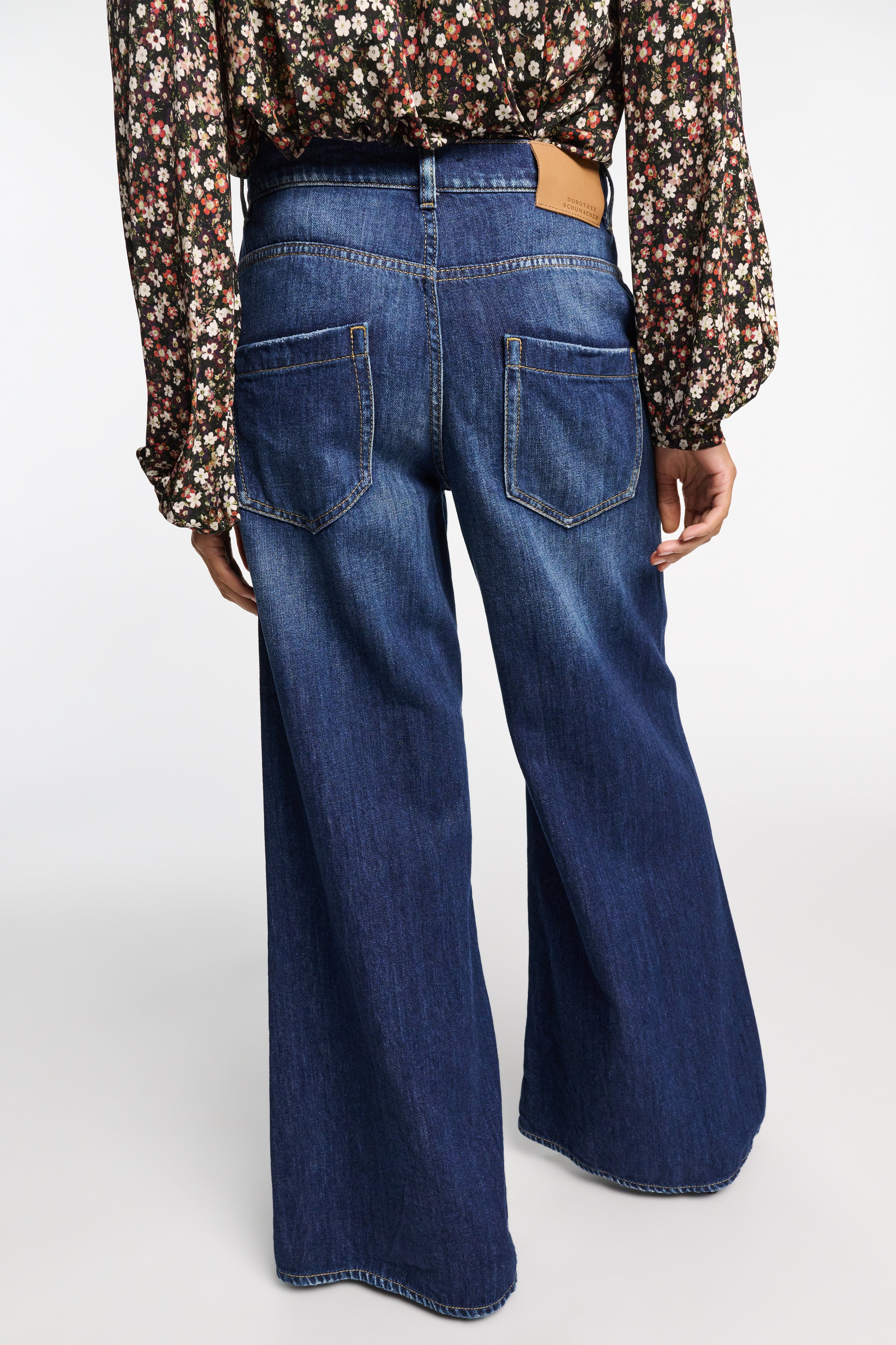 DENIM ROMANCE pants