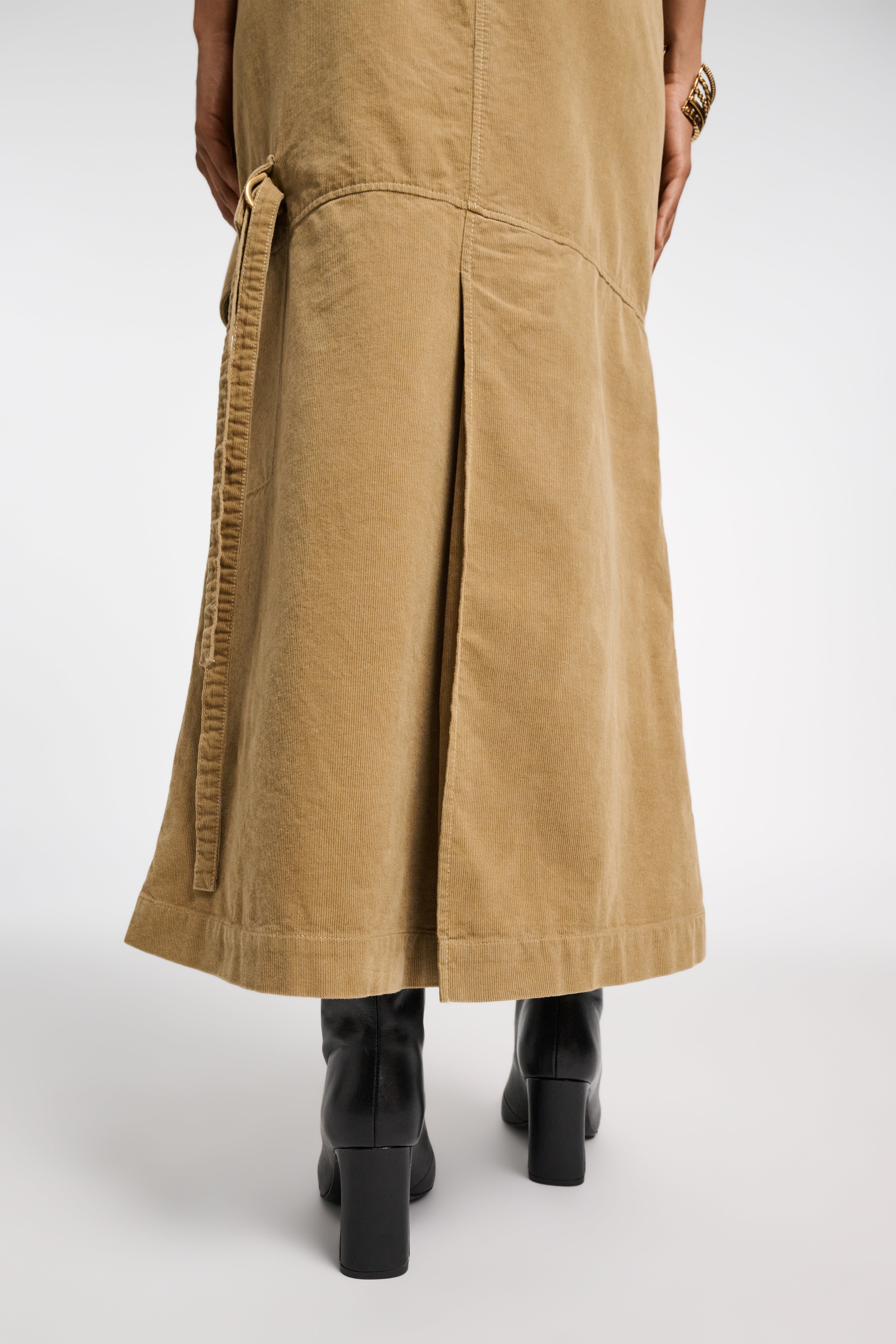 TWISTED STRUCTURE skirt