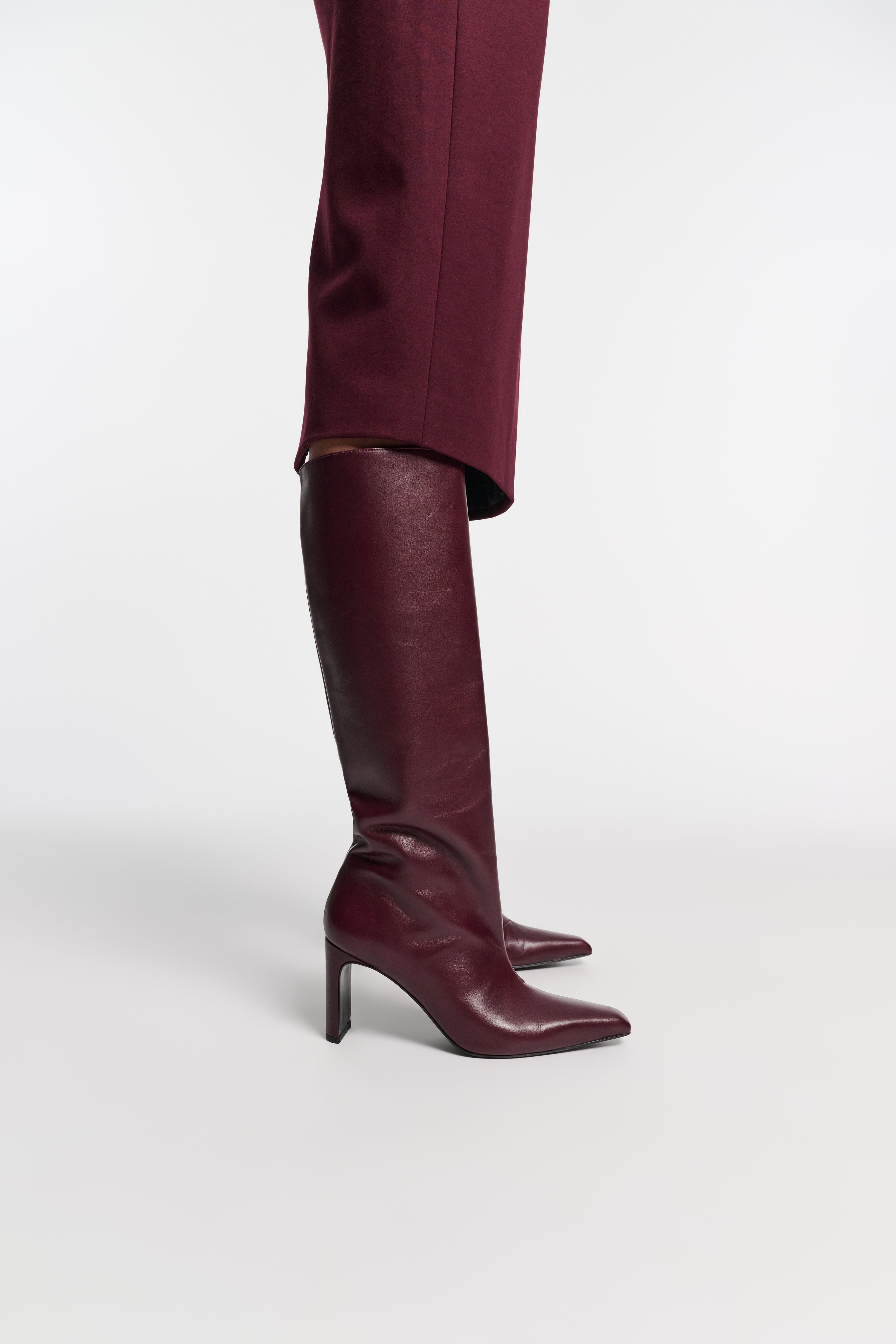 CHIC SOPHISTICATION- Wide tall boot