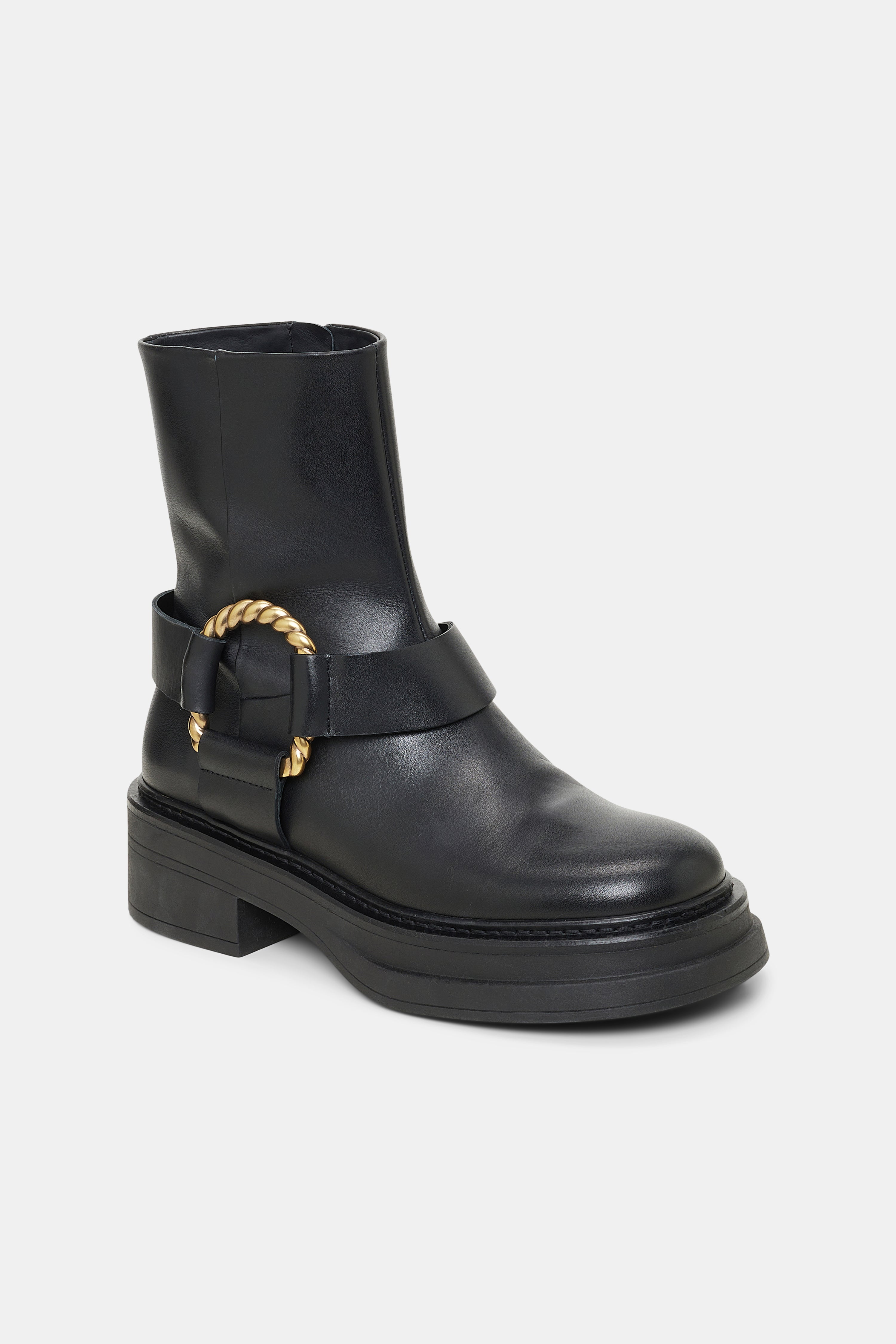 CHIC SOPHISTICATION-Short Combat