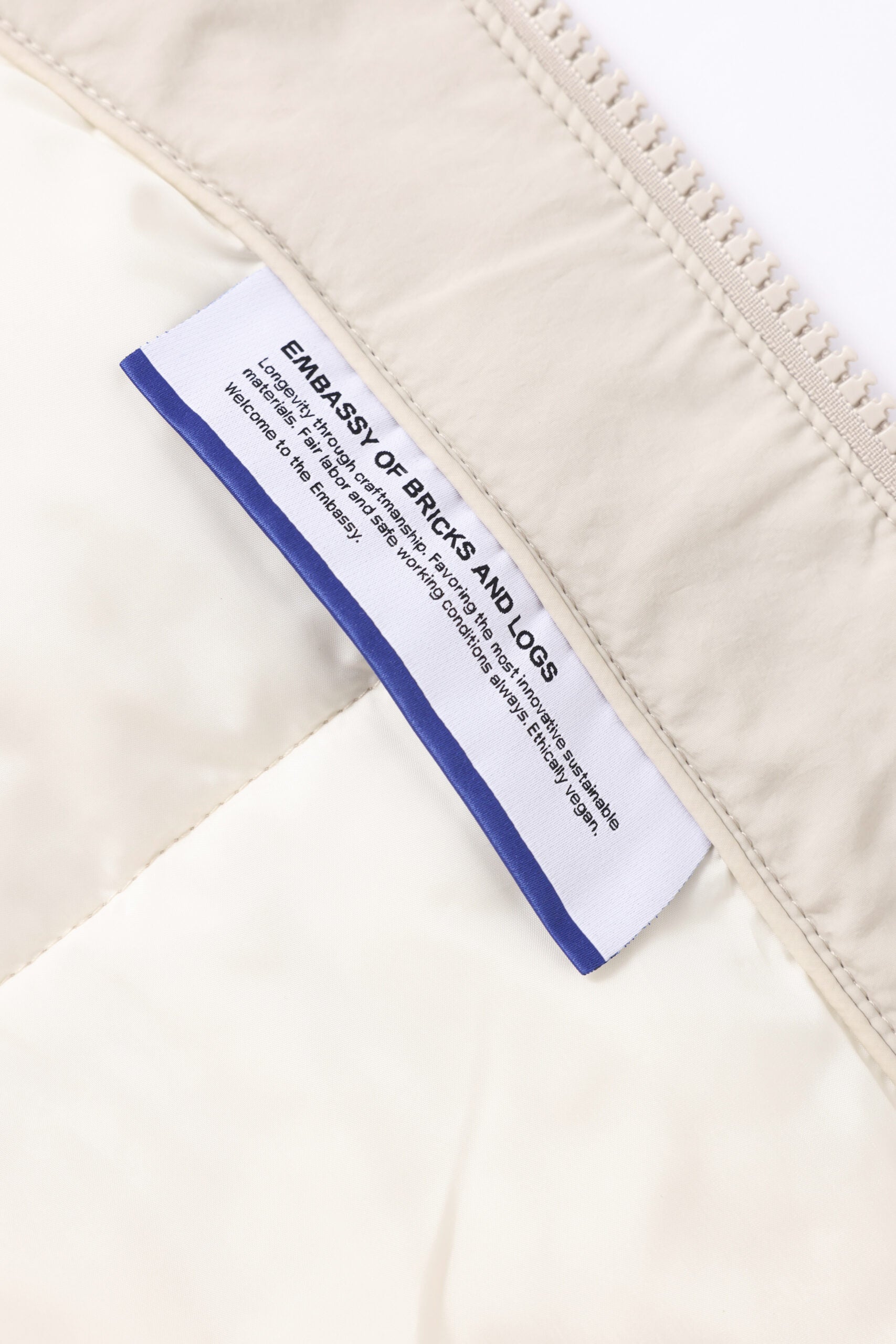 Embassy Of Bricks And Logs-ALVIK PUFFER JACKET-Jacken & Mäntel-Black-Deal-Outlet-by-ARCHIVIST