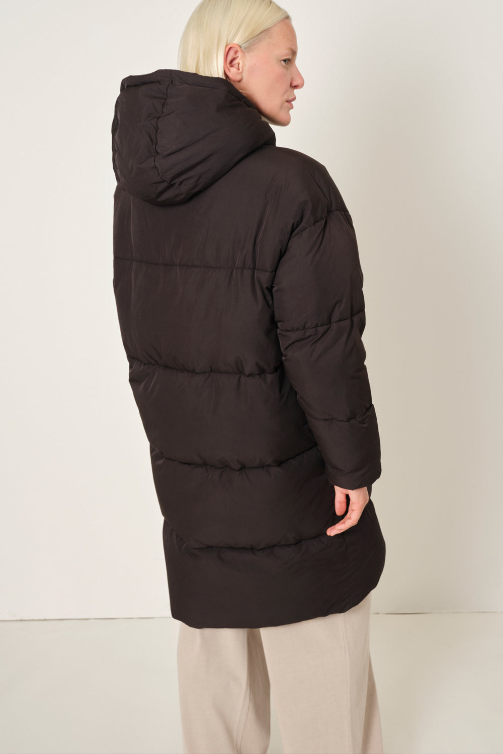 Embassy Of Bricks And Logs-ELPHIN PUFFER COAT-Jacken & Mäntel-Black-Deal-Outlet-by-ARCHIVIST
