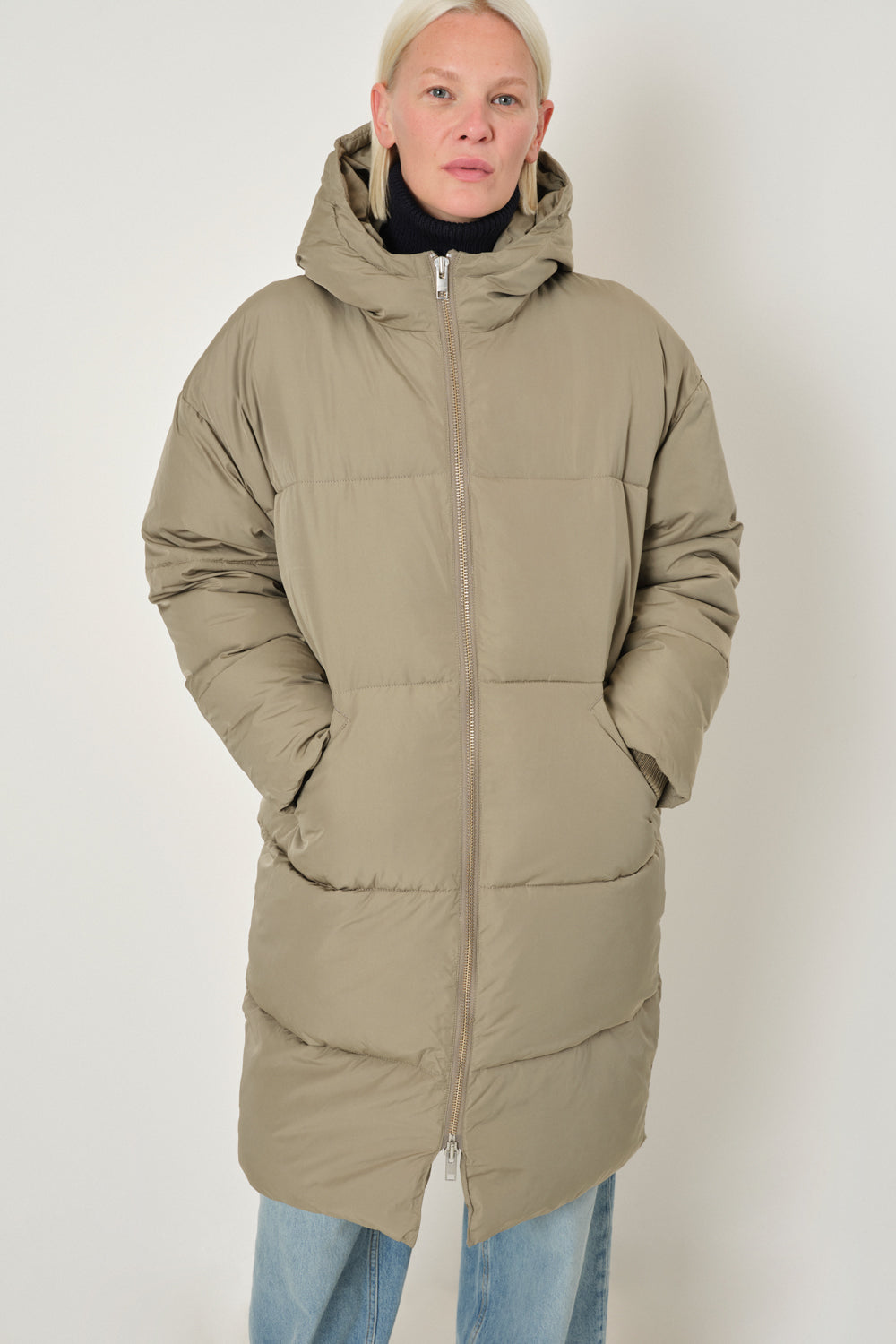Embassy Of Bricks And Logs-ELPHIN PUFFER COAT-Jacken & Mäntel-Black-Deal-Outlet-by-ARCHIVIST