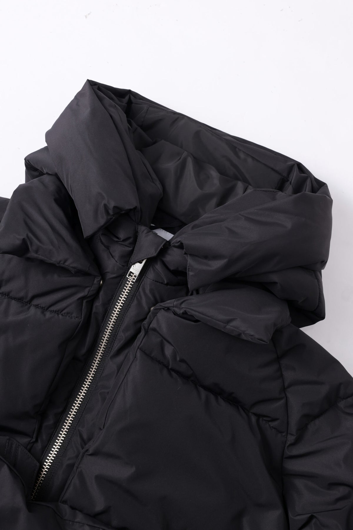Embassy Of Bricks And Logs-LOURDES PUFFER COAT-Jacken & Mäntel-Black-Deal-Outlet-by-ARCHIVIST