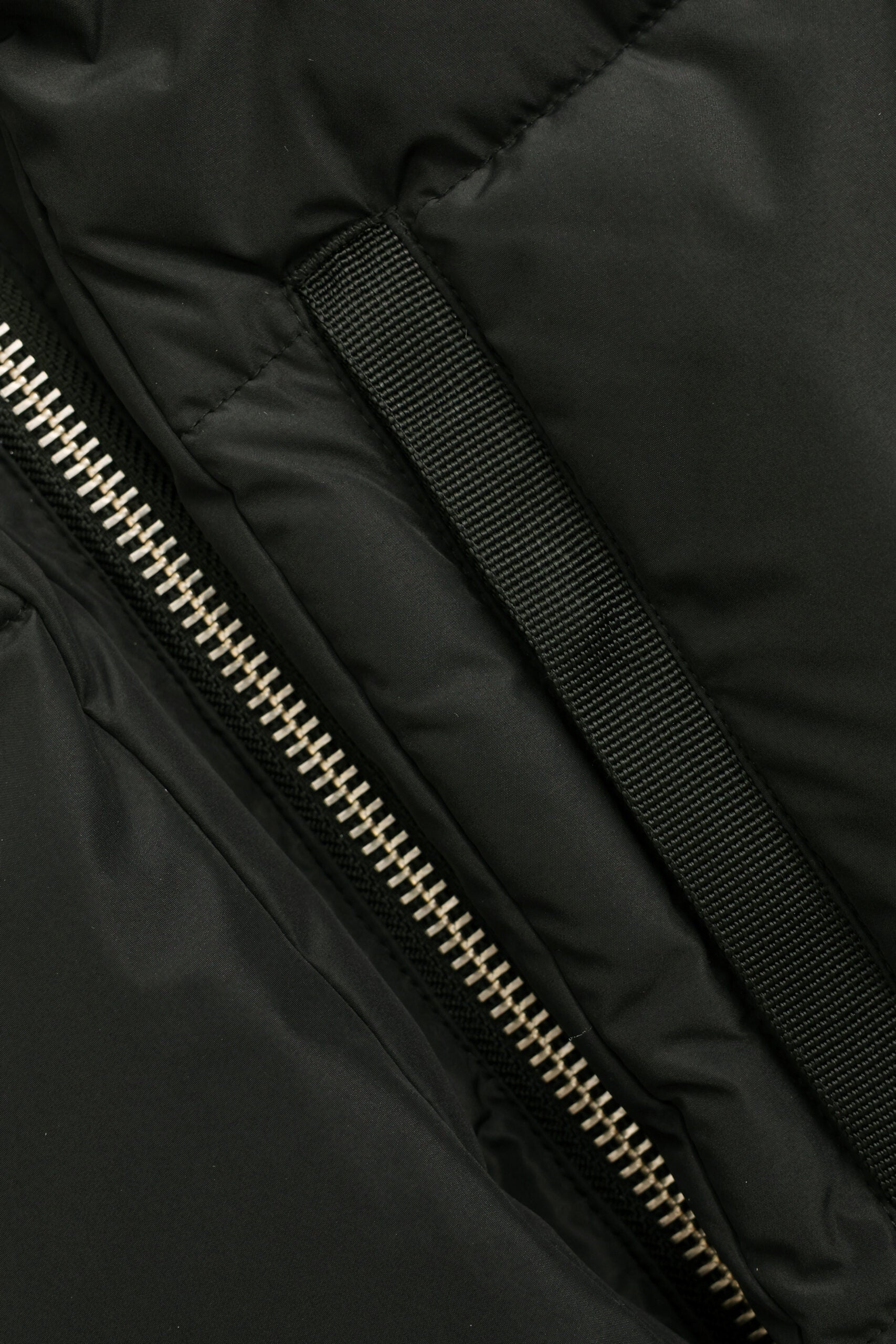 Embassy Of Bricks And Logs-LYNDON PUFFER JACKET-Jacken & Mäntel-Black-Deal-Outlet-by-ARCHIVIST