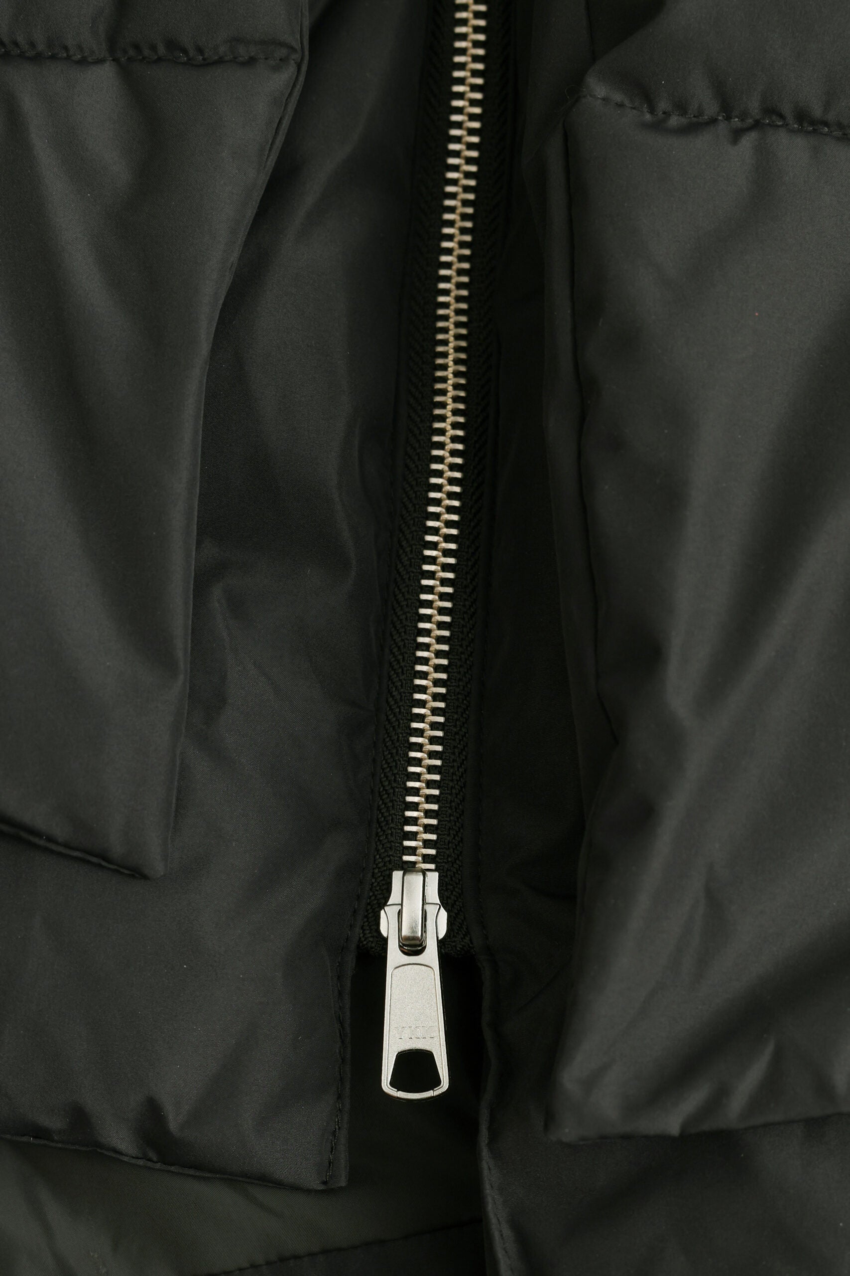 Embassy Of Bricks And Logs-LYNDON PUFFER JACKET-Jacken & Mäntel-Black-Deal-Outlet-by-ARCHIVIST