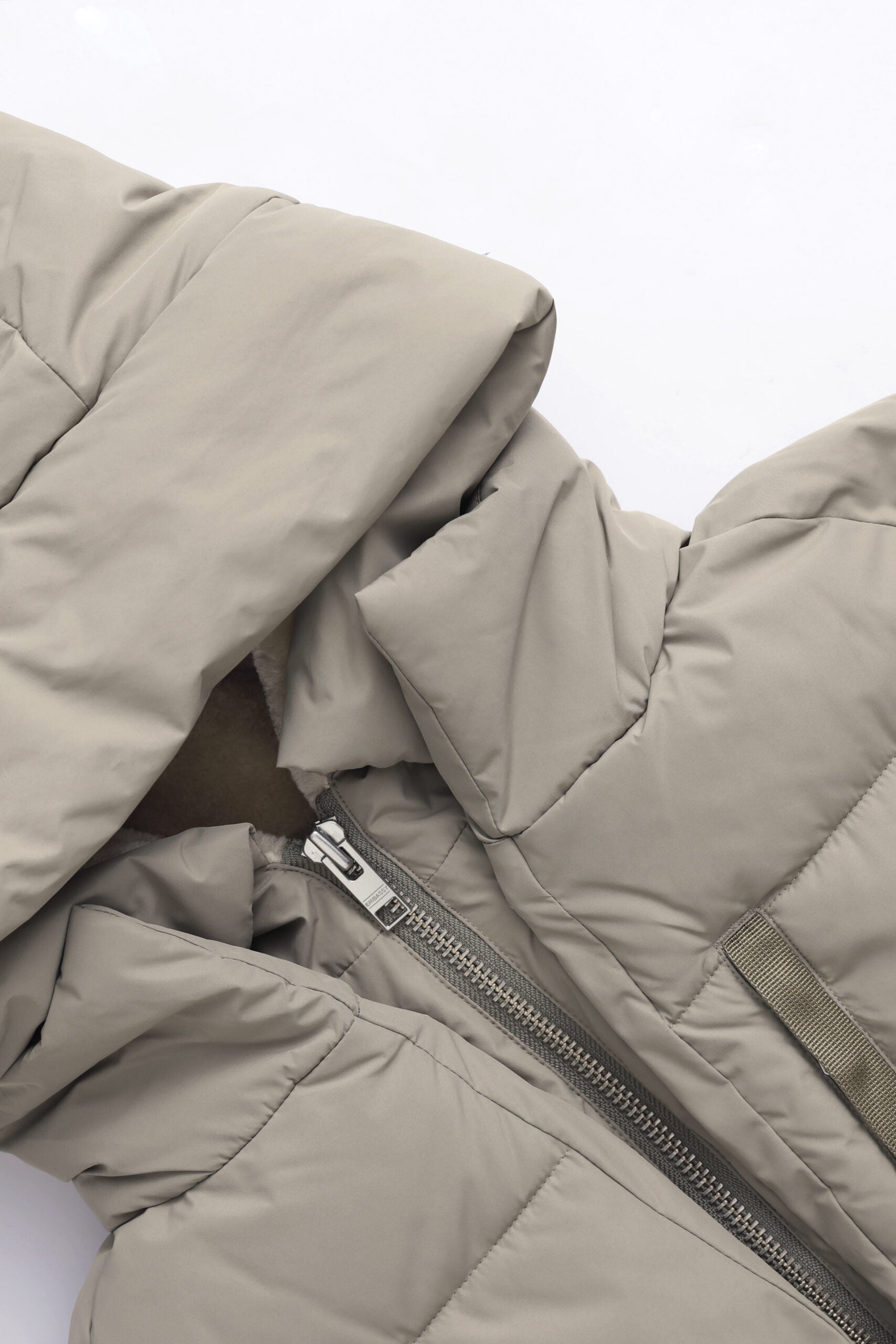 Embassy Of Bricks And Logs-LYNDON PUFFER JACKET-Jacken & Mäntel-Black-Deal-Outlet-by-ARCHIVIST