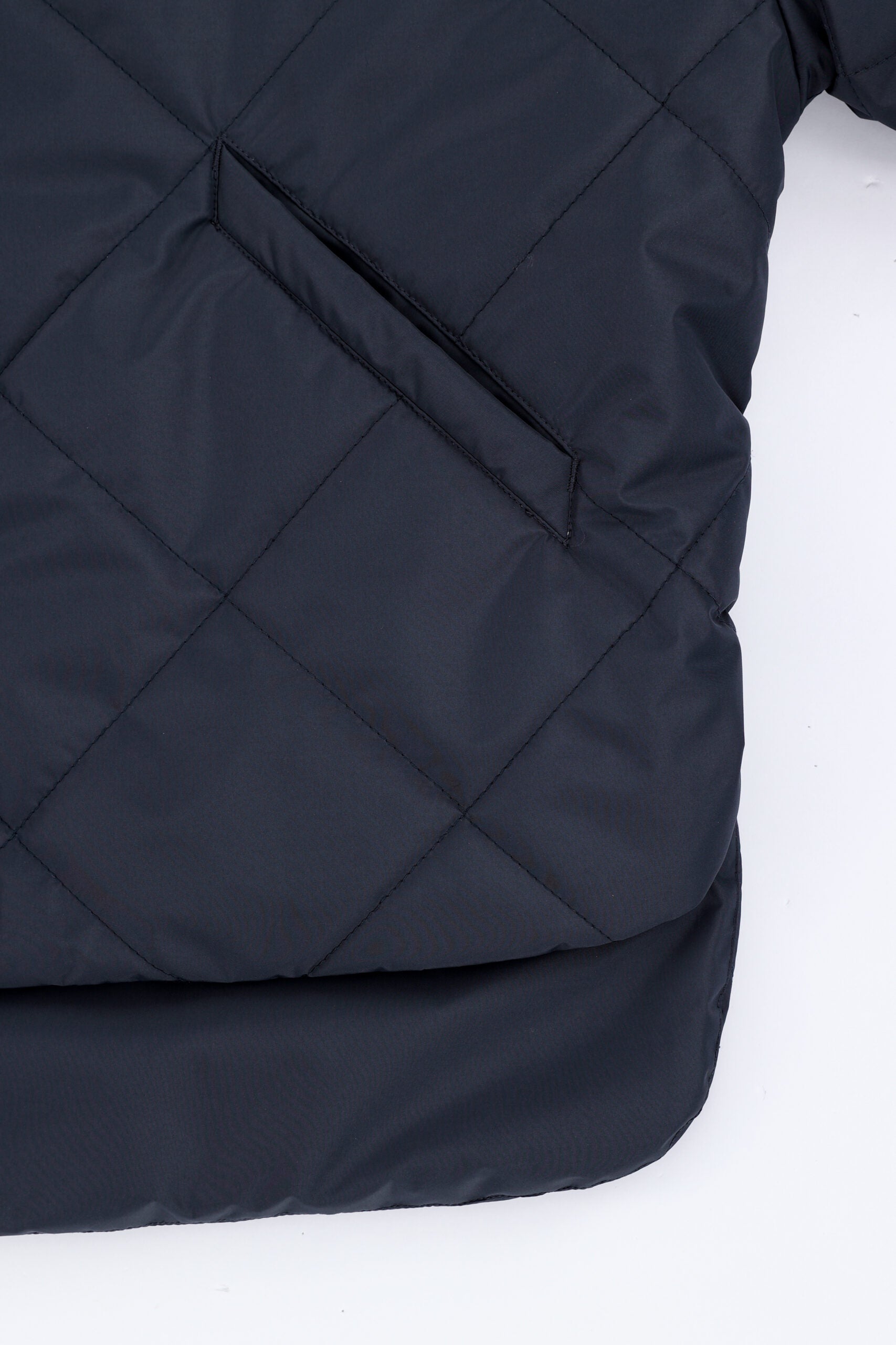 Embassy Of Bricks And Logs-MONZA PUFFER JACKET-Jacken & Mäntel-Black-Deal-Outlet-by-ARCHIVIST