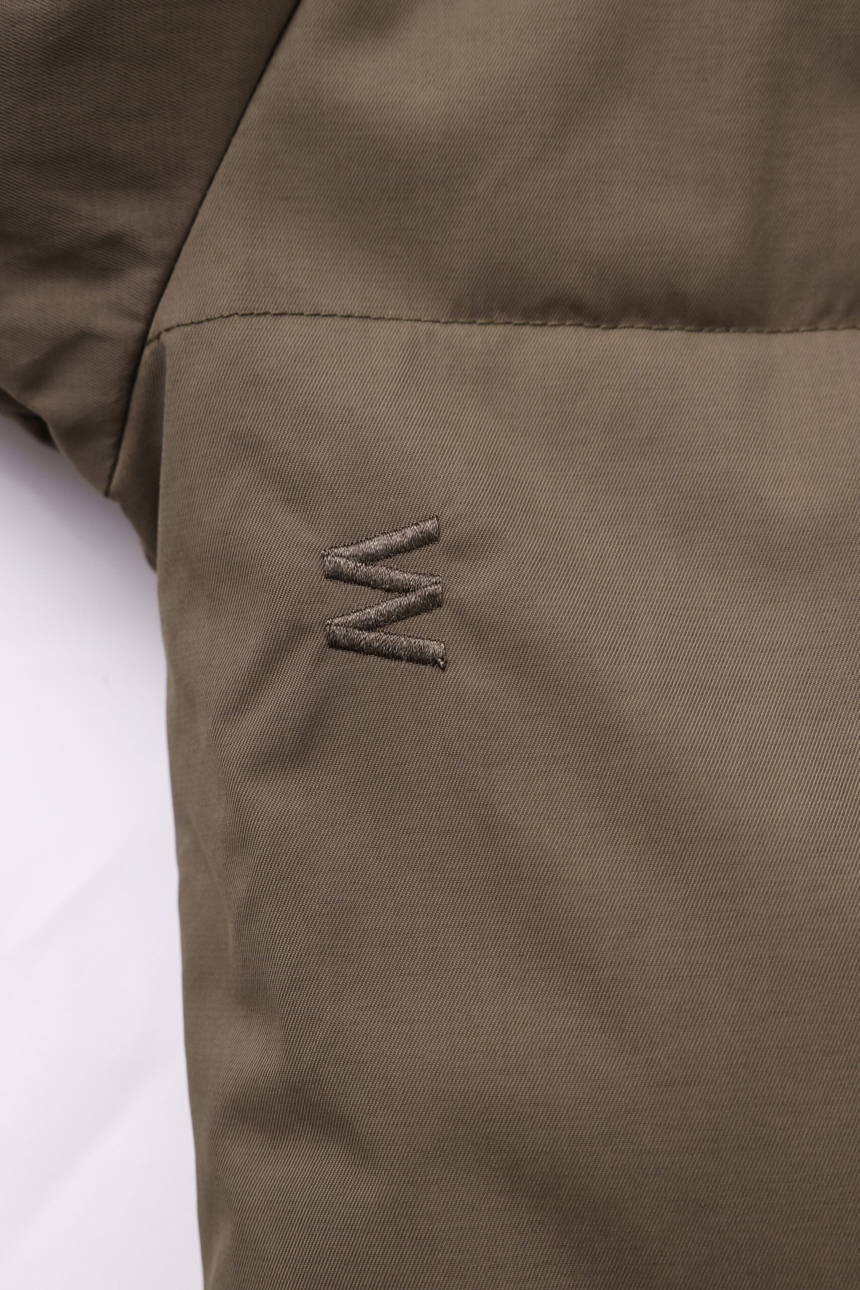 Embassy Of Bricks And Logs-NIKOLAI PUFFER JACKET-Jacken & Mäntel-Black-Deal-Outlet-by-ARCHIVIST