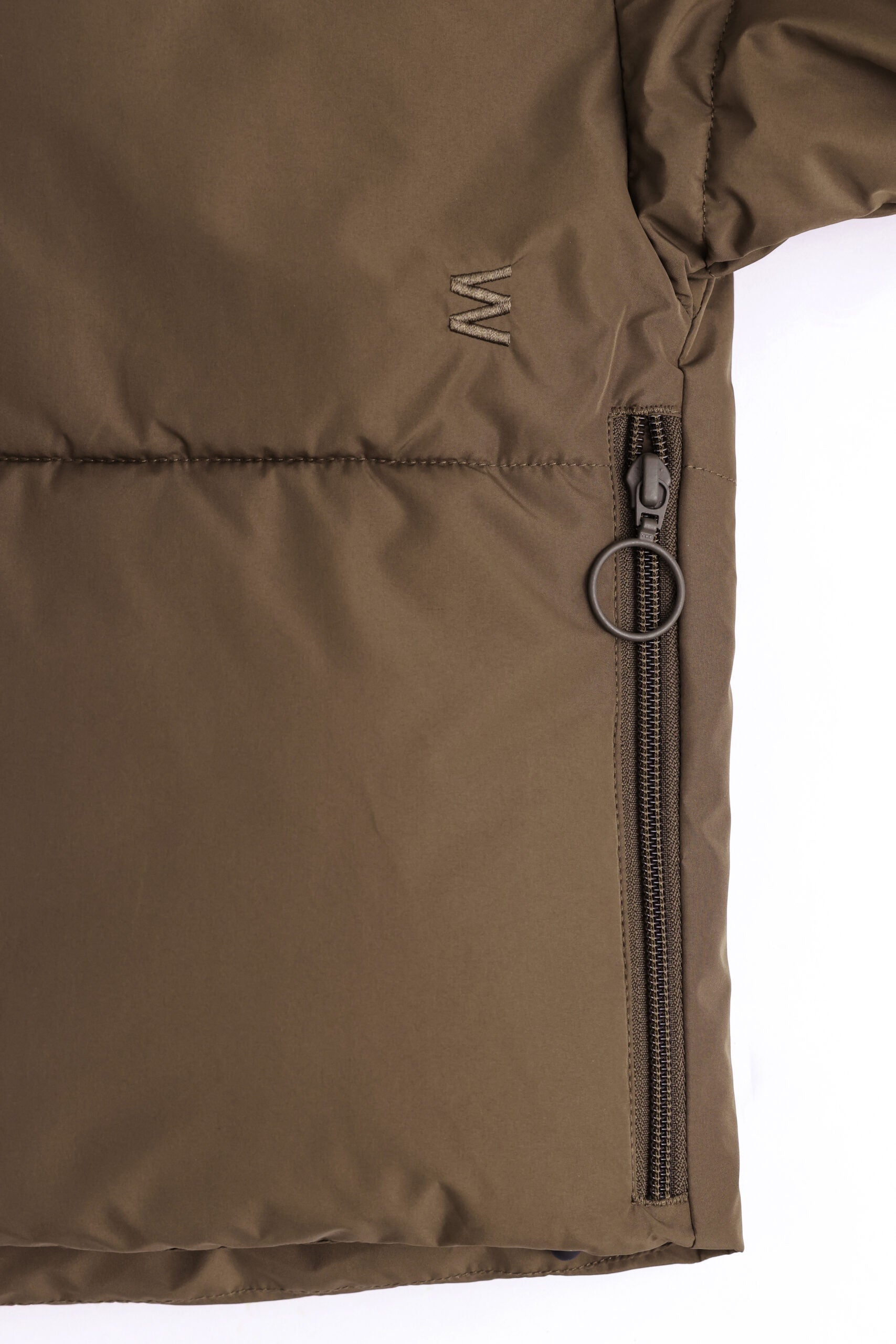 Embassy Of Bricks And Logs-ZONZA PUFFER JACKET-Jacken & Mäntel-Black-Deal-Outlet-by-ARCHIVIST