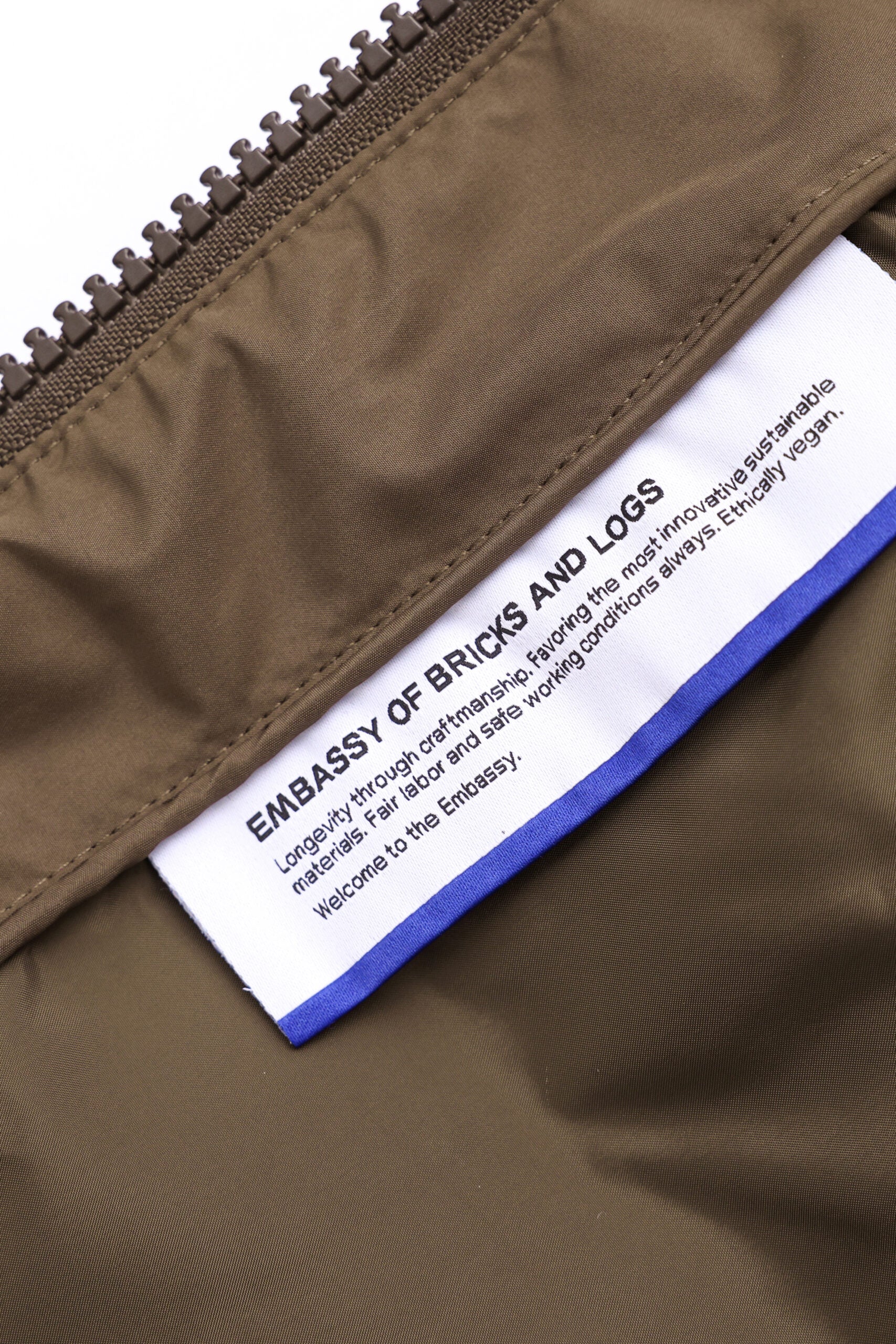 Embassy Of Bricks And Logs-ZONZA PUFFER JACKET-Jacken & Mäntel-Black-Deal-Outlet-by-ARCHIVIST