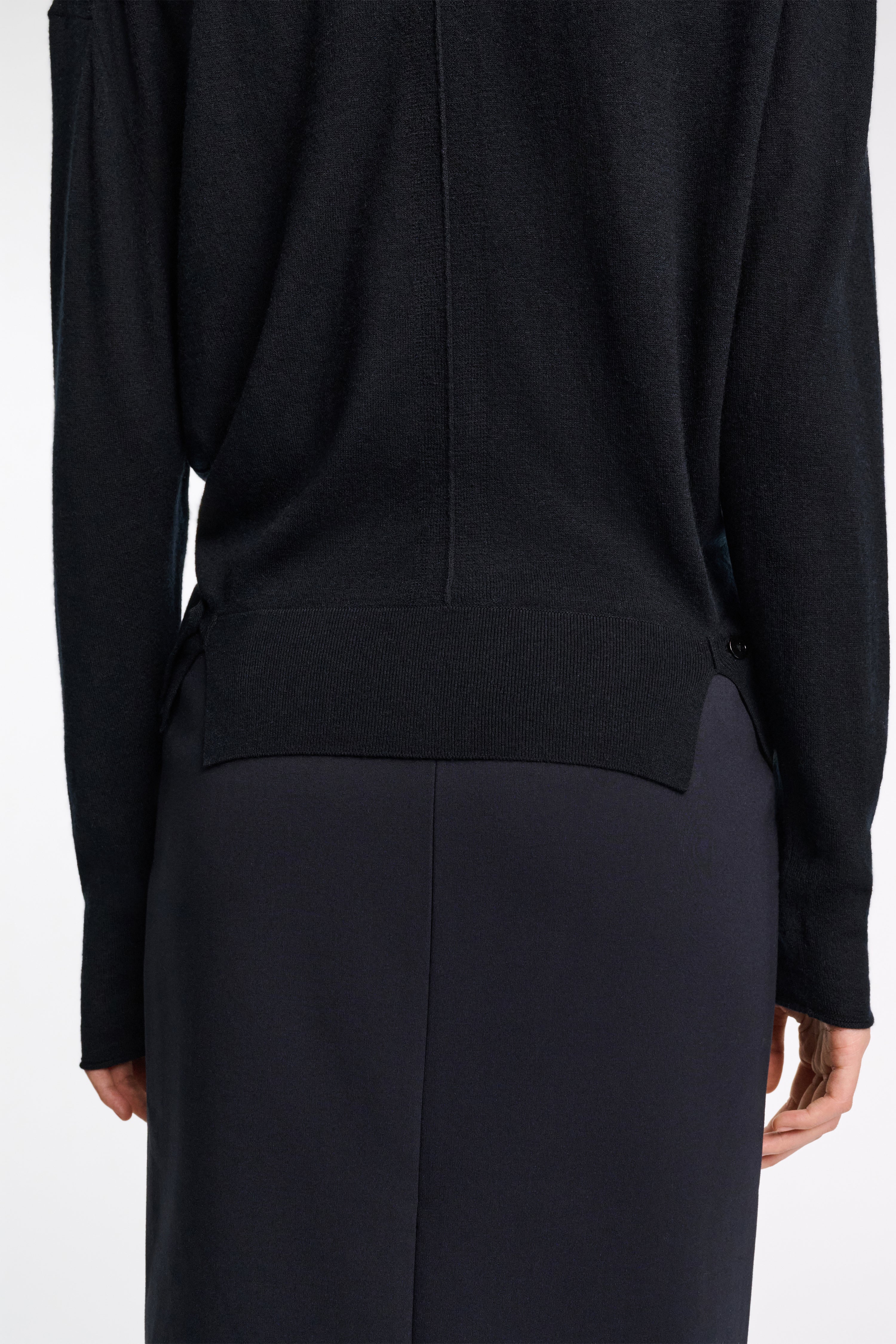 DELICATE STATEMENTS cardigan