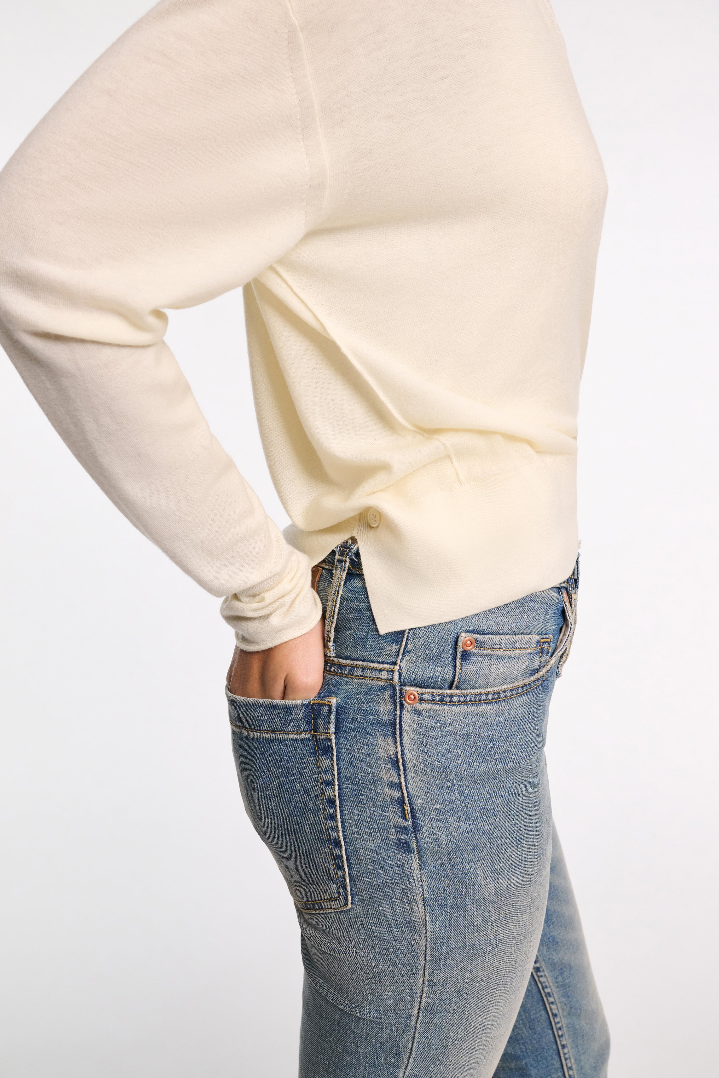 DELICATE STATEMENTS cardigan