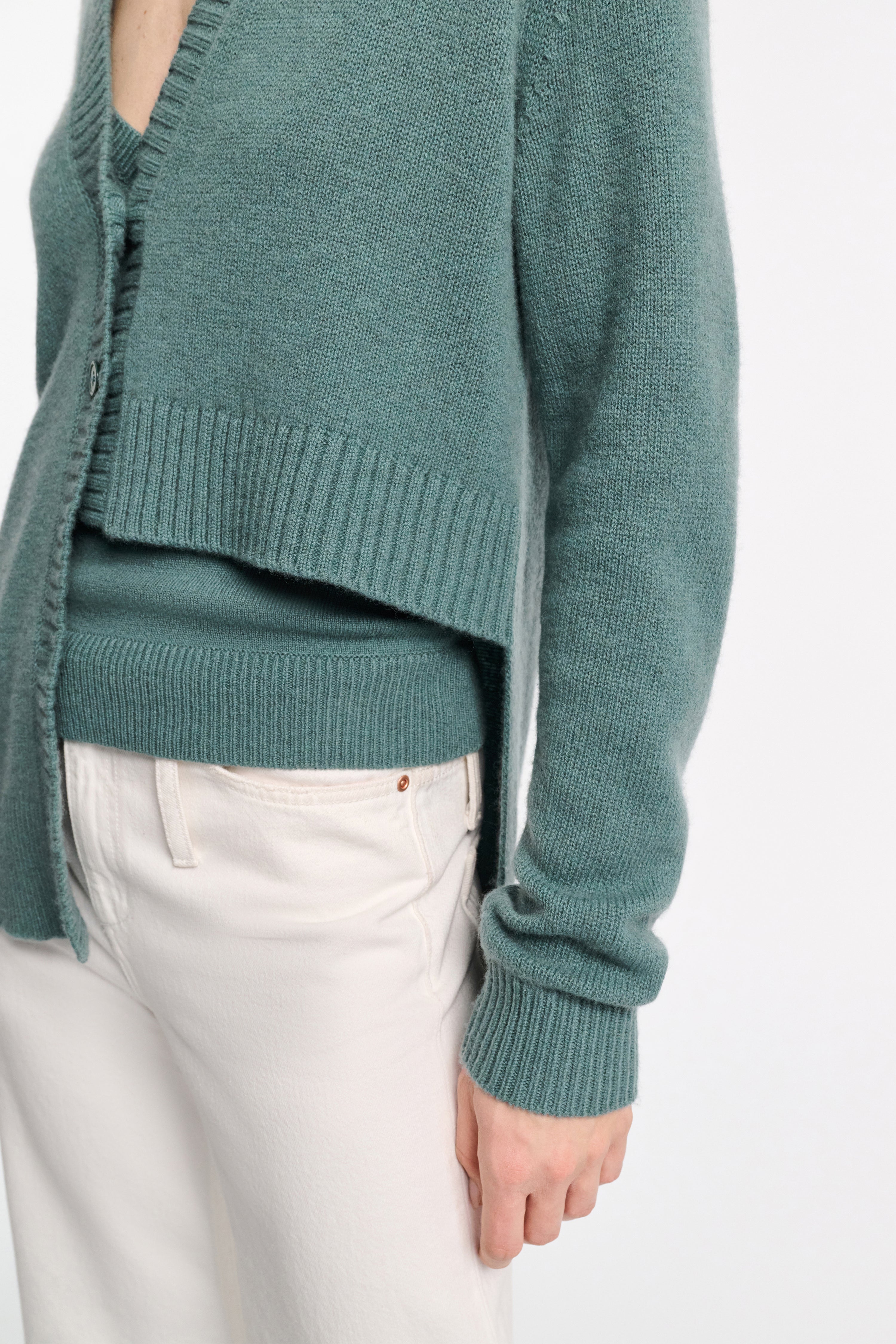 MODERN STATEMENTS cardigan