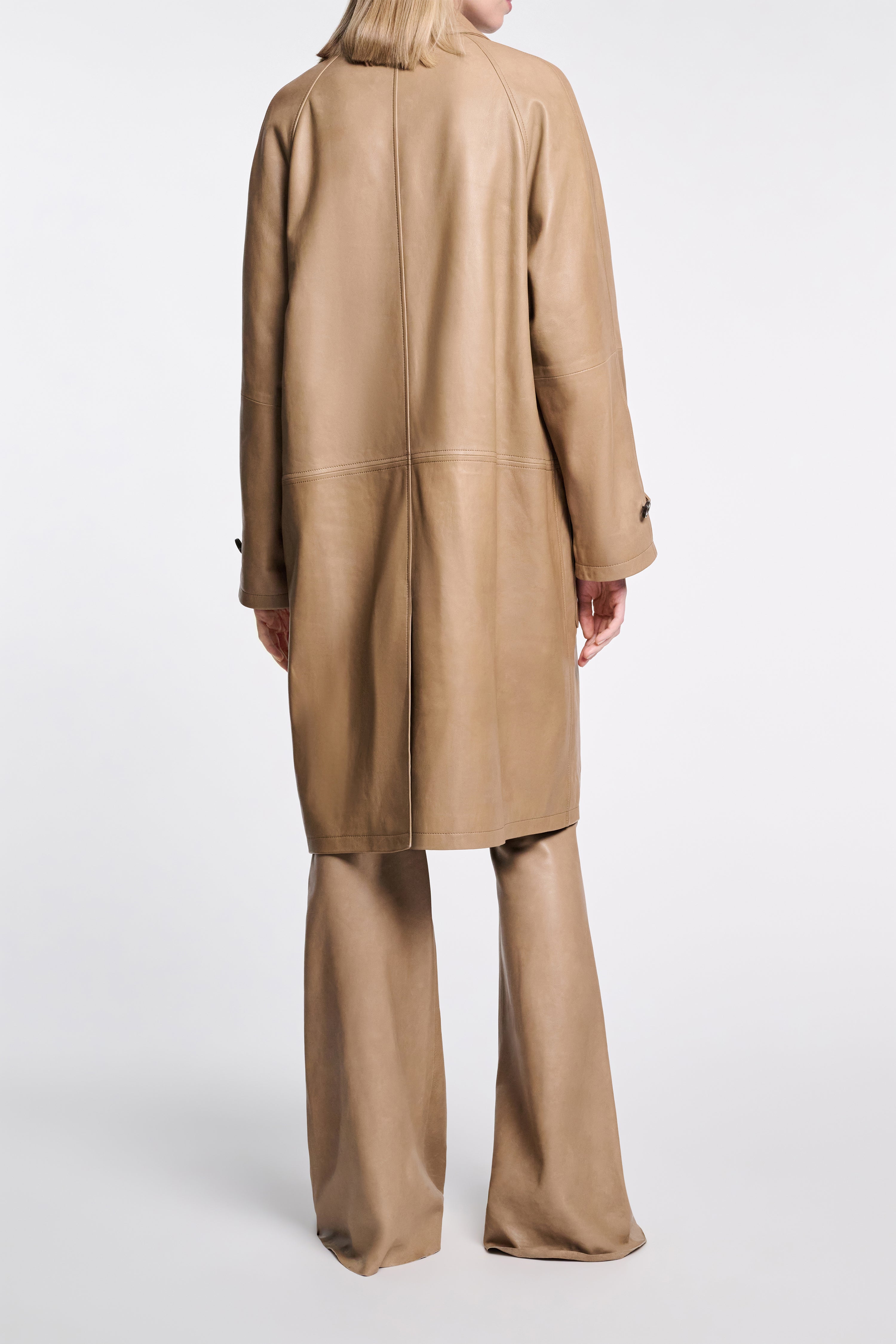 SLEEK STATEMENT III coat