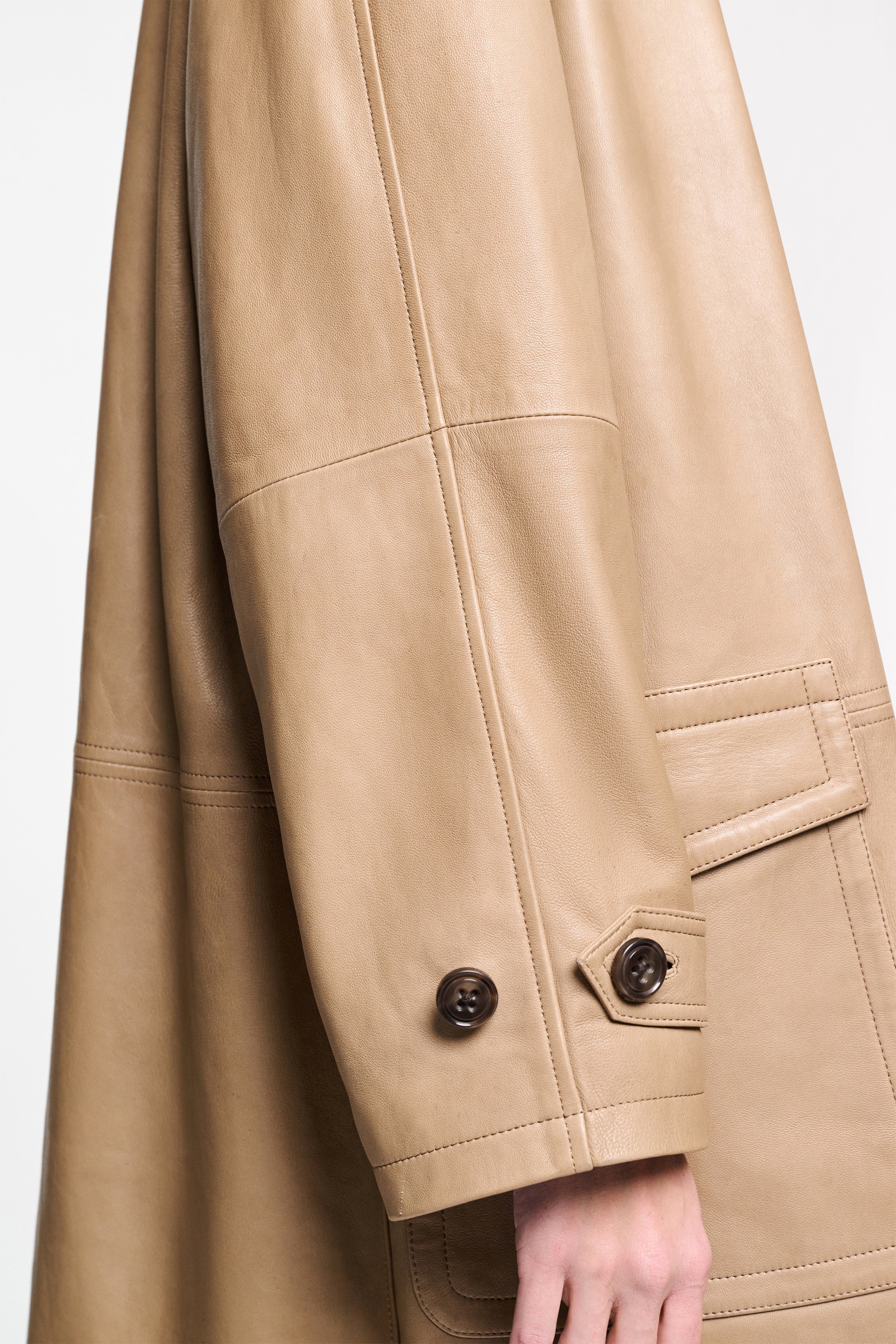 SLEEK STATEMENT III coat