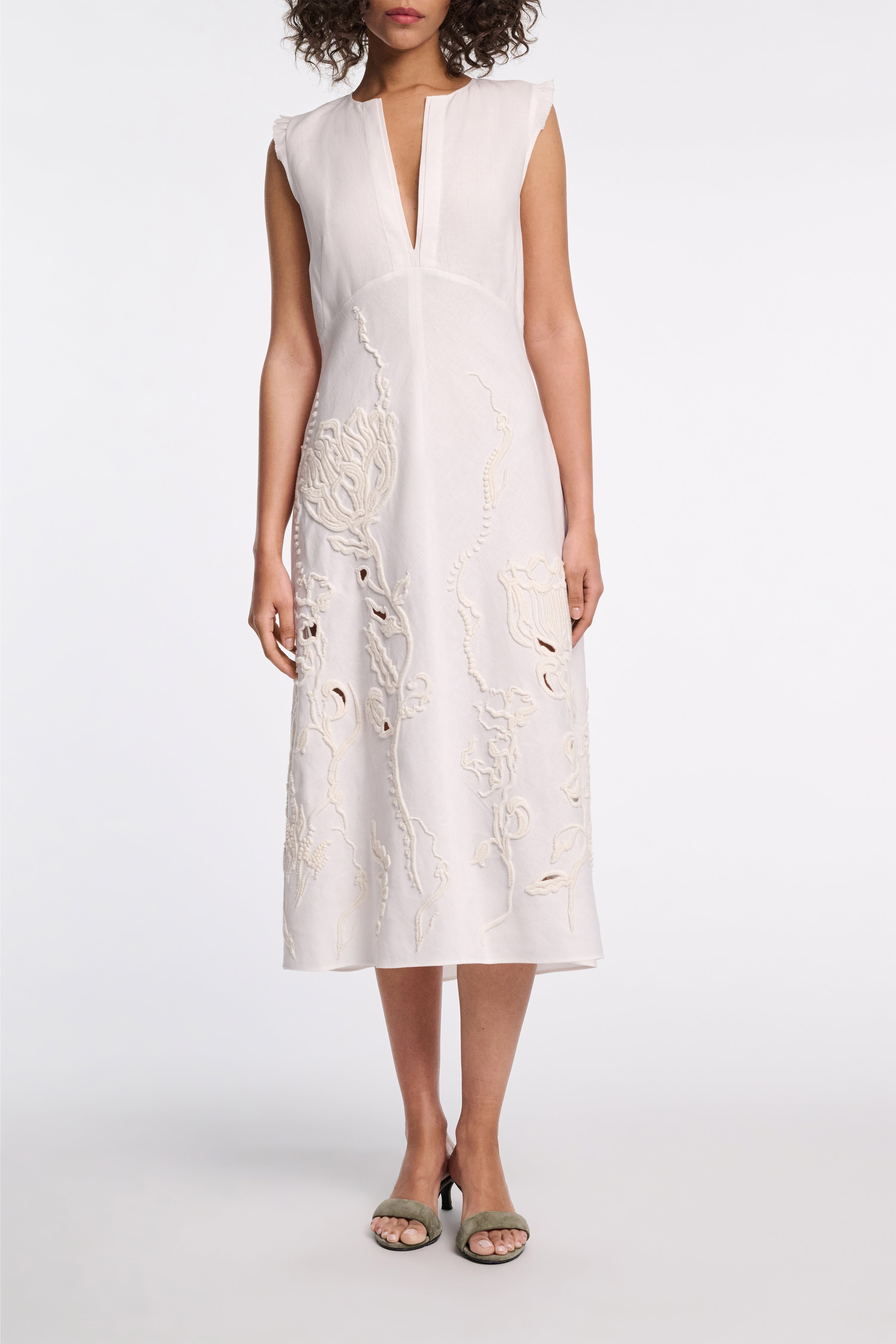 EMBROIDERED BEAUTY dress