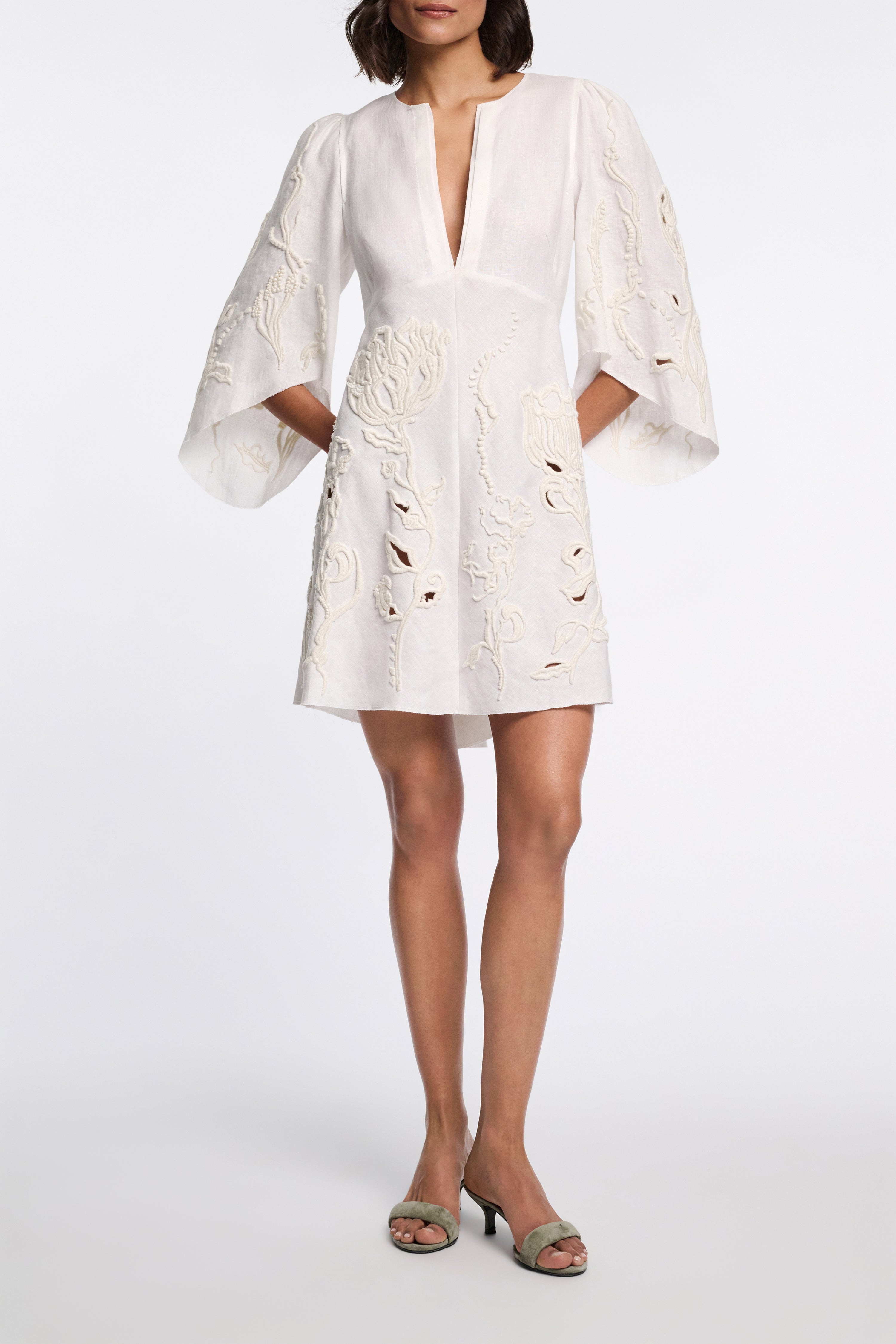 EMBROIDERED BEAUTY dress