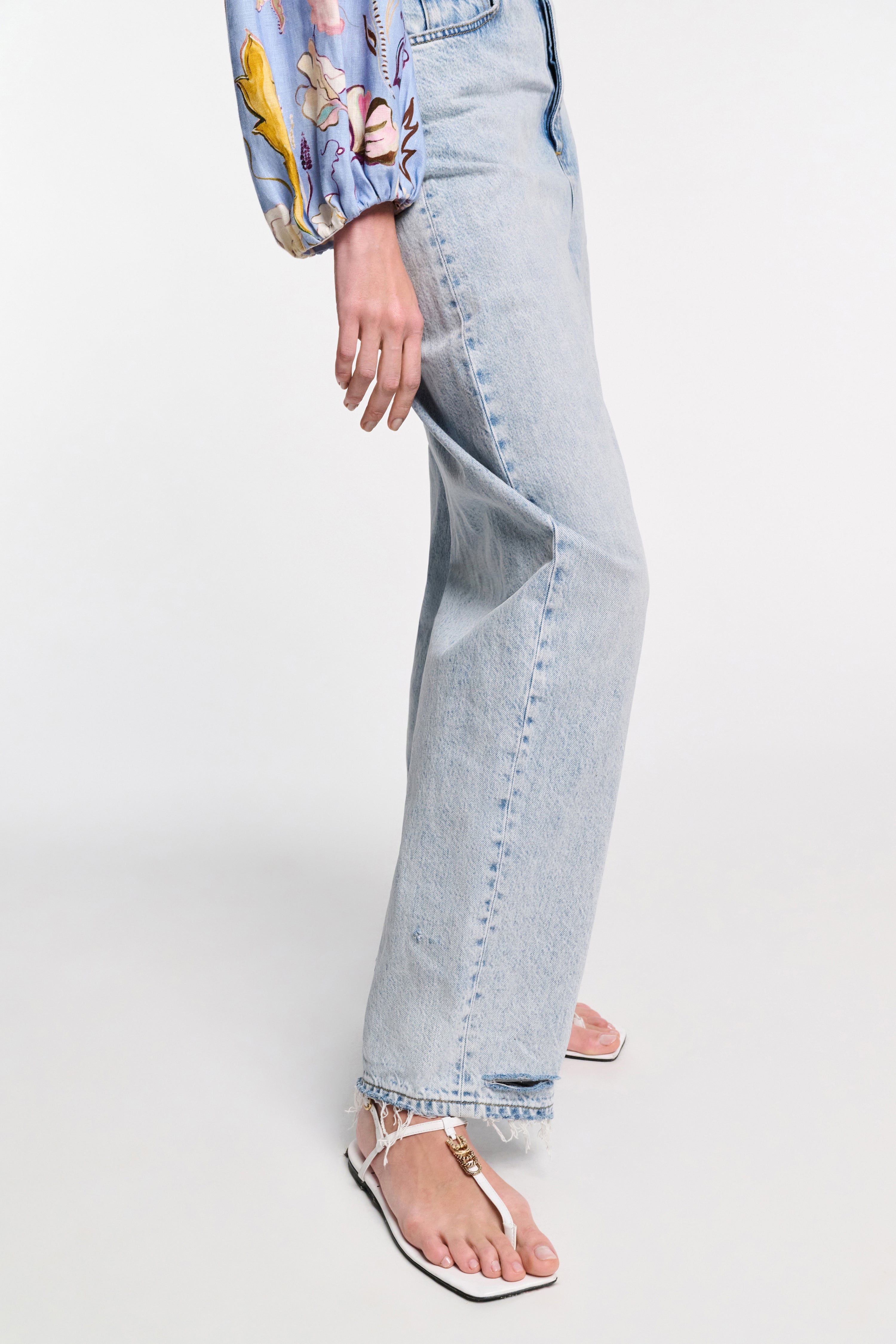 EVERYDAY ELEGANCE toe post sandal