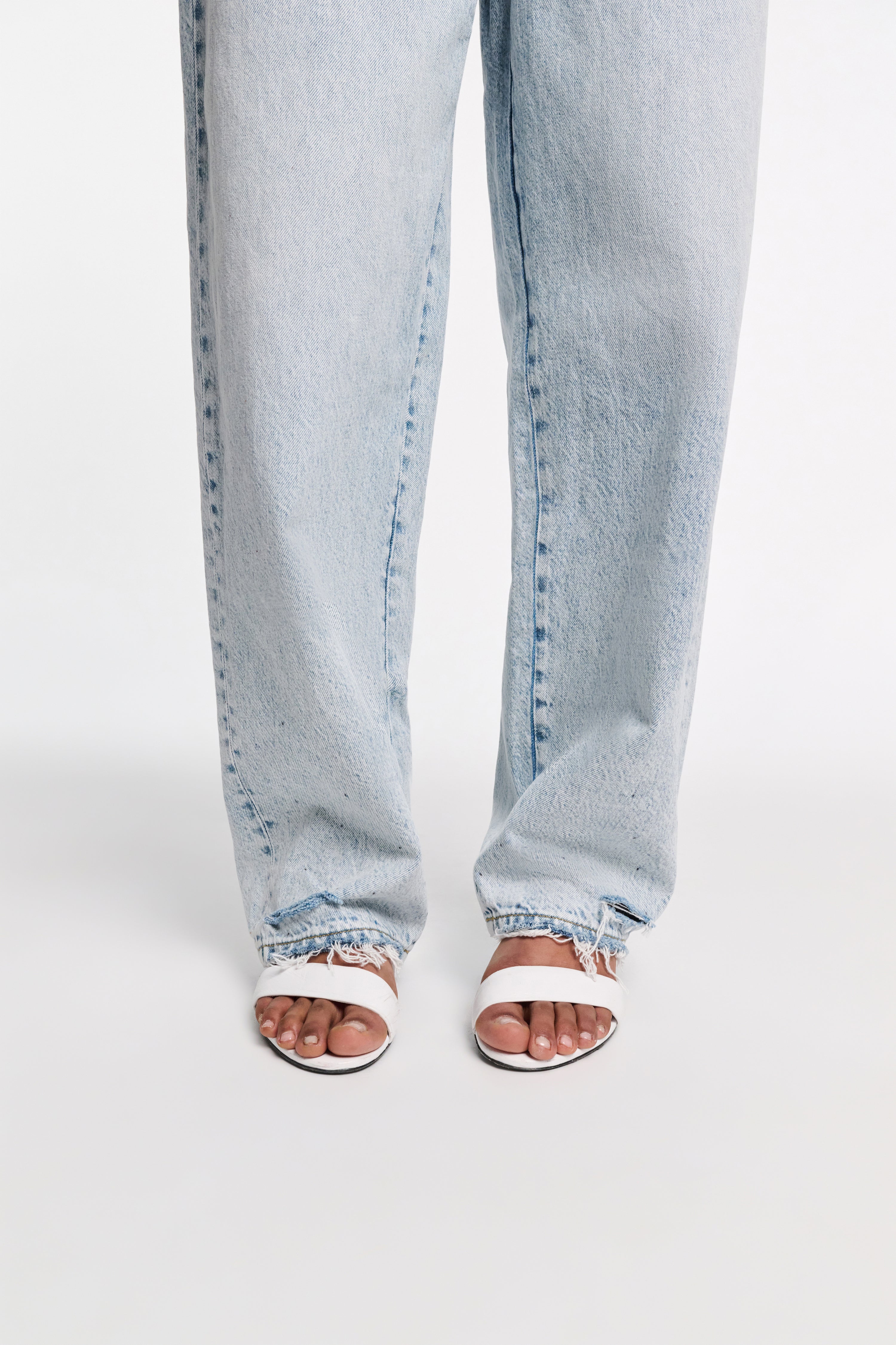 EVERYDAY ELEGANCE kitten heel sandal