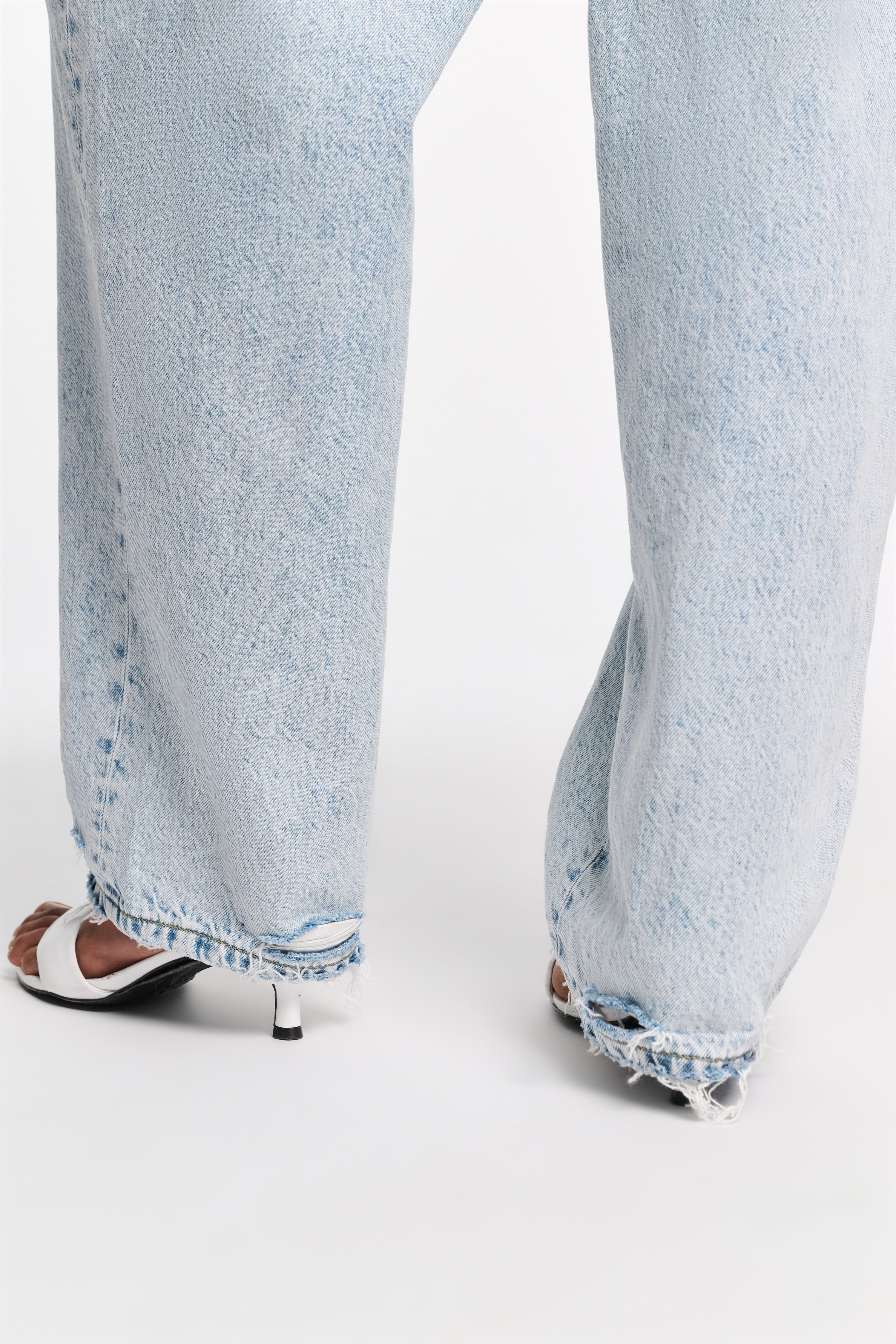 EVERYDAY ELEGANCE kitten heel sandal