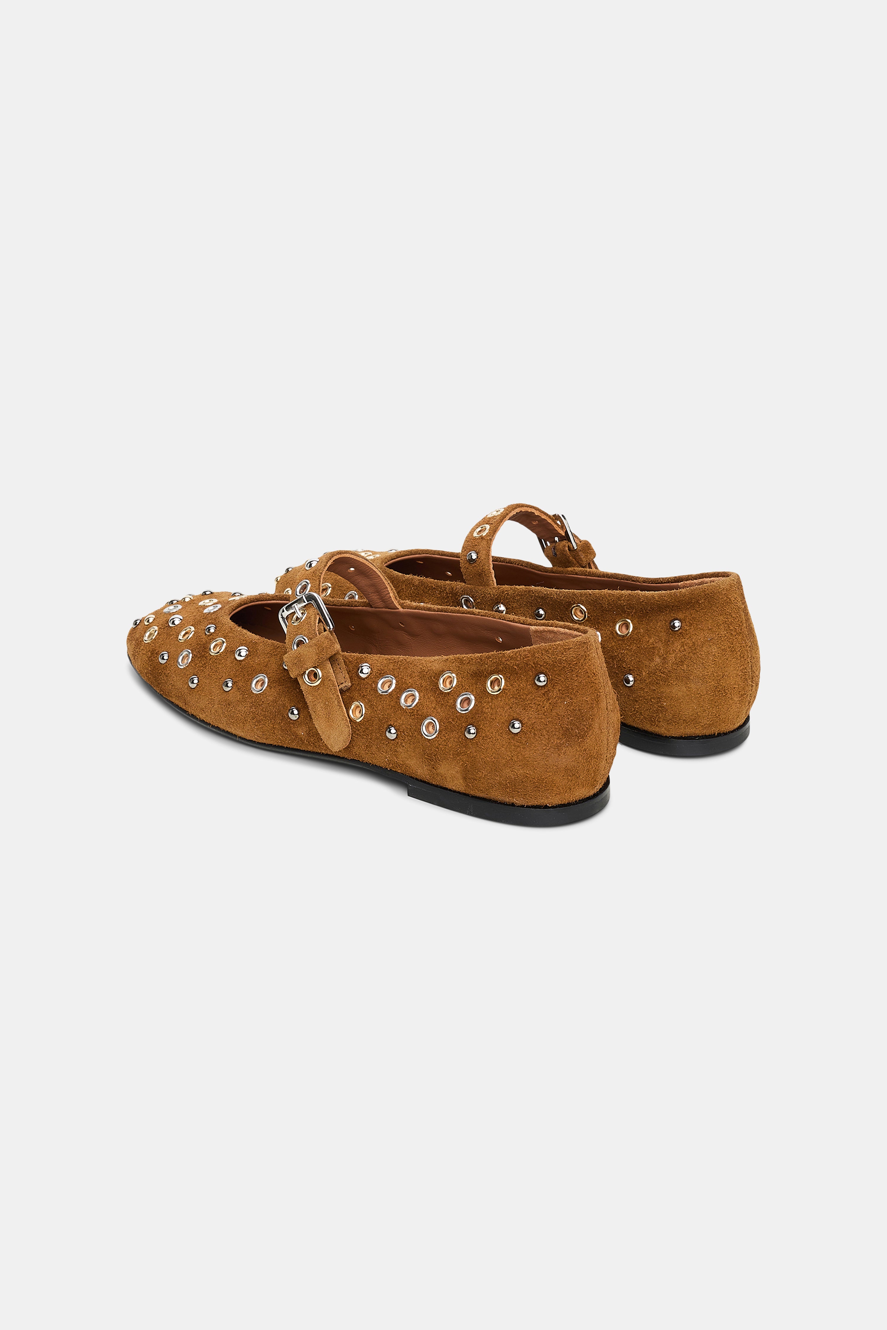 WILD SOFTNESS studded ballerina