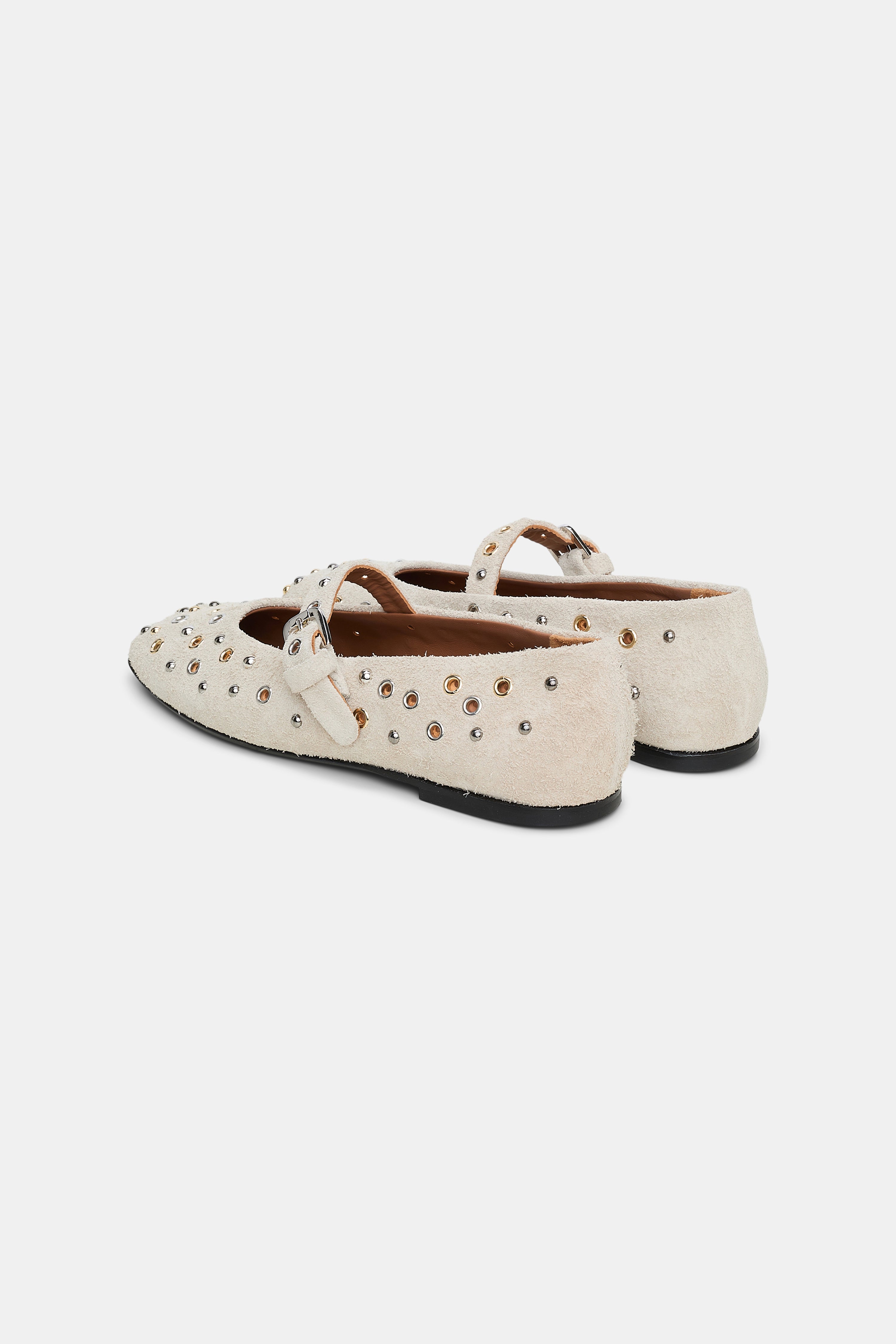 WILD SOFTNESS studded ballerina