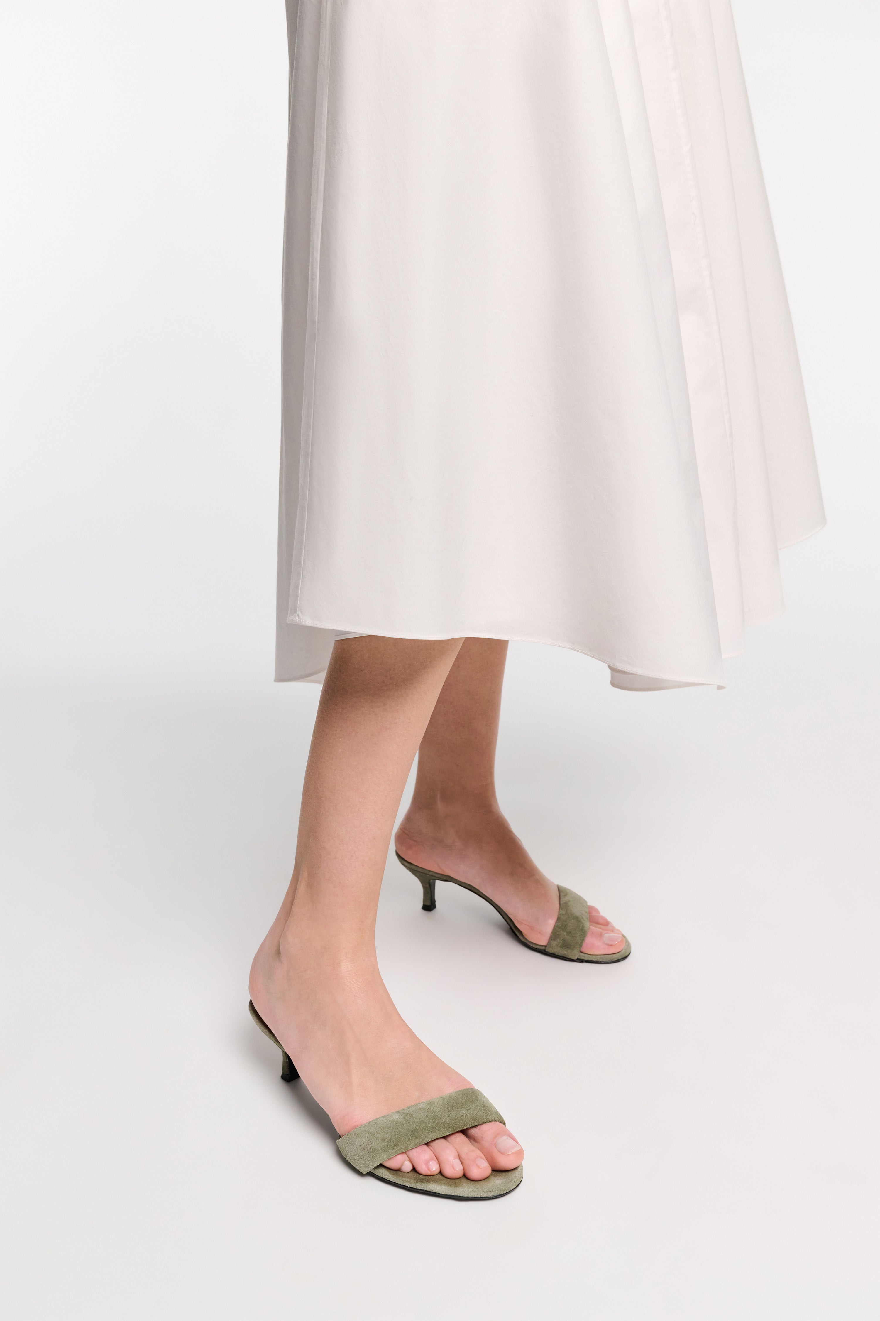 SUEDE SENSATION kitten heel sandal