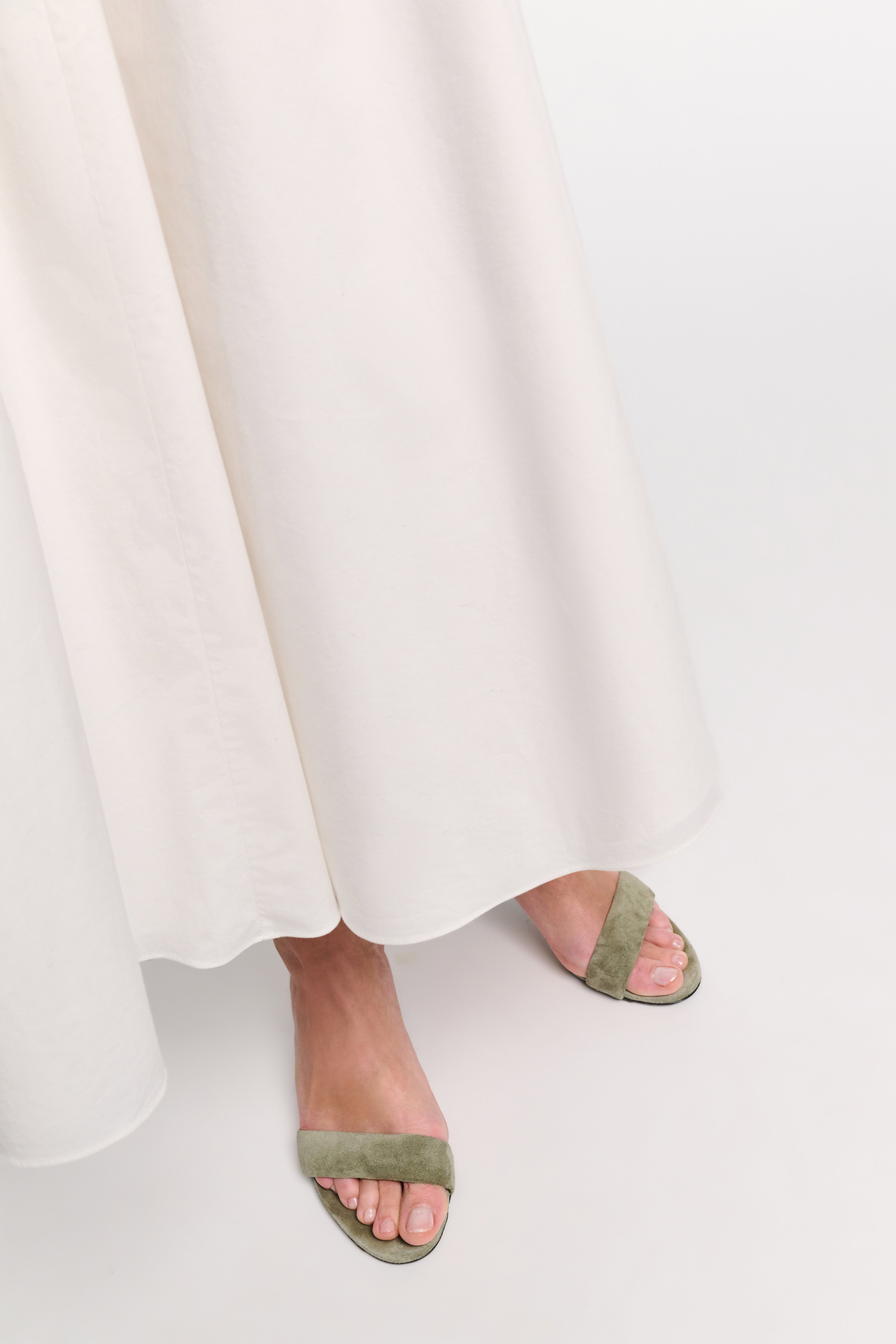 SUEDE SENSATION kitten heel sandal