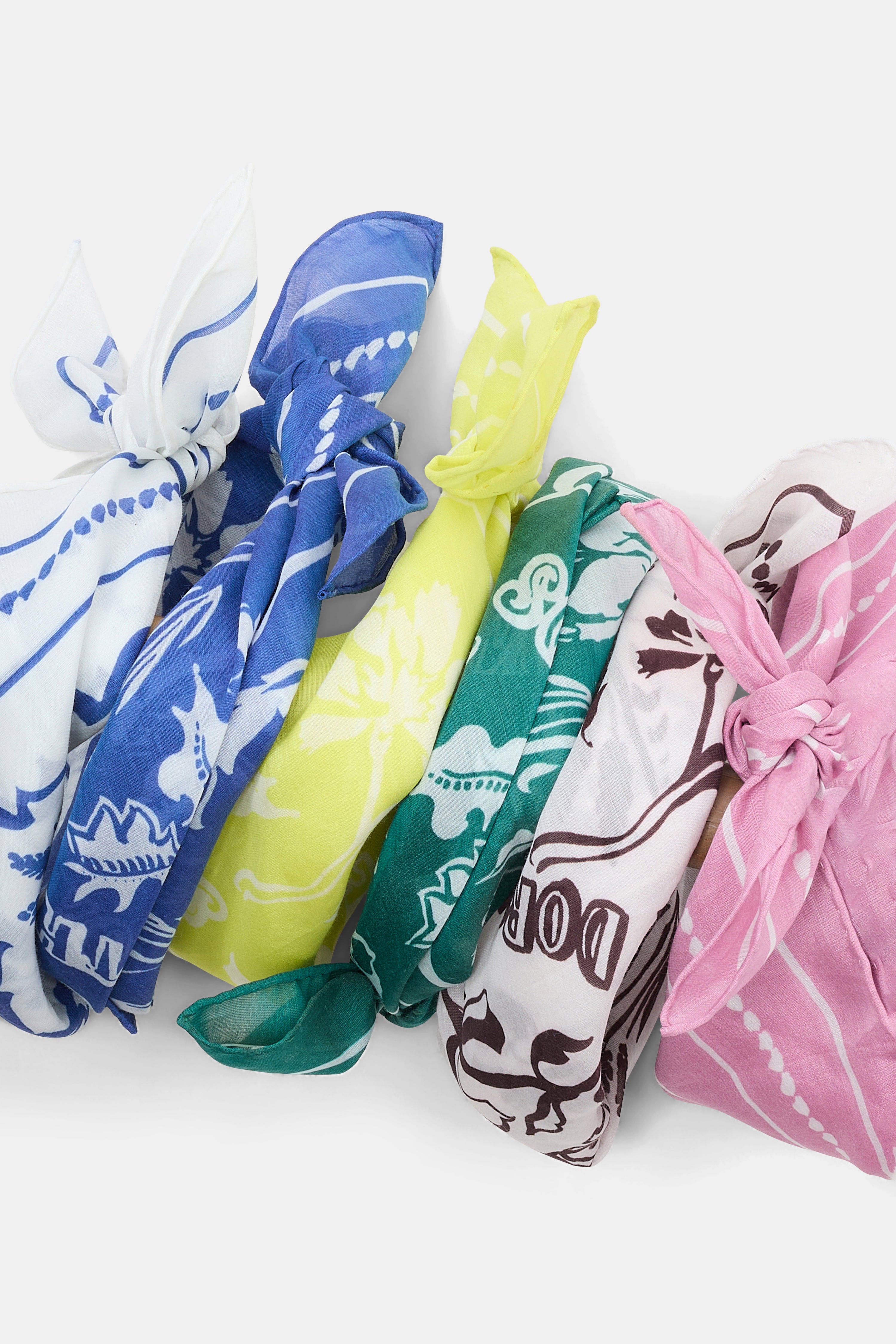 FRIENDS OF DOROTHEE scarf