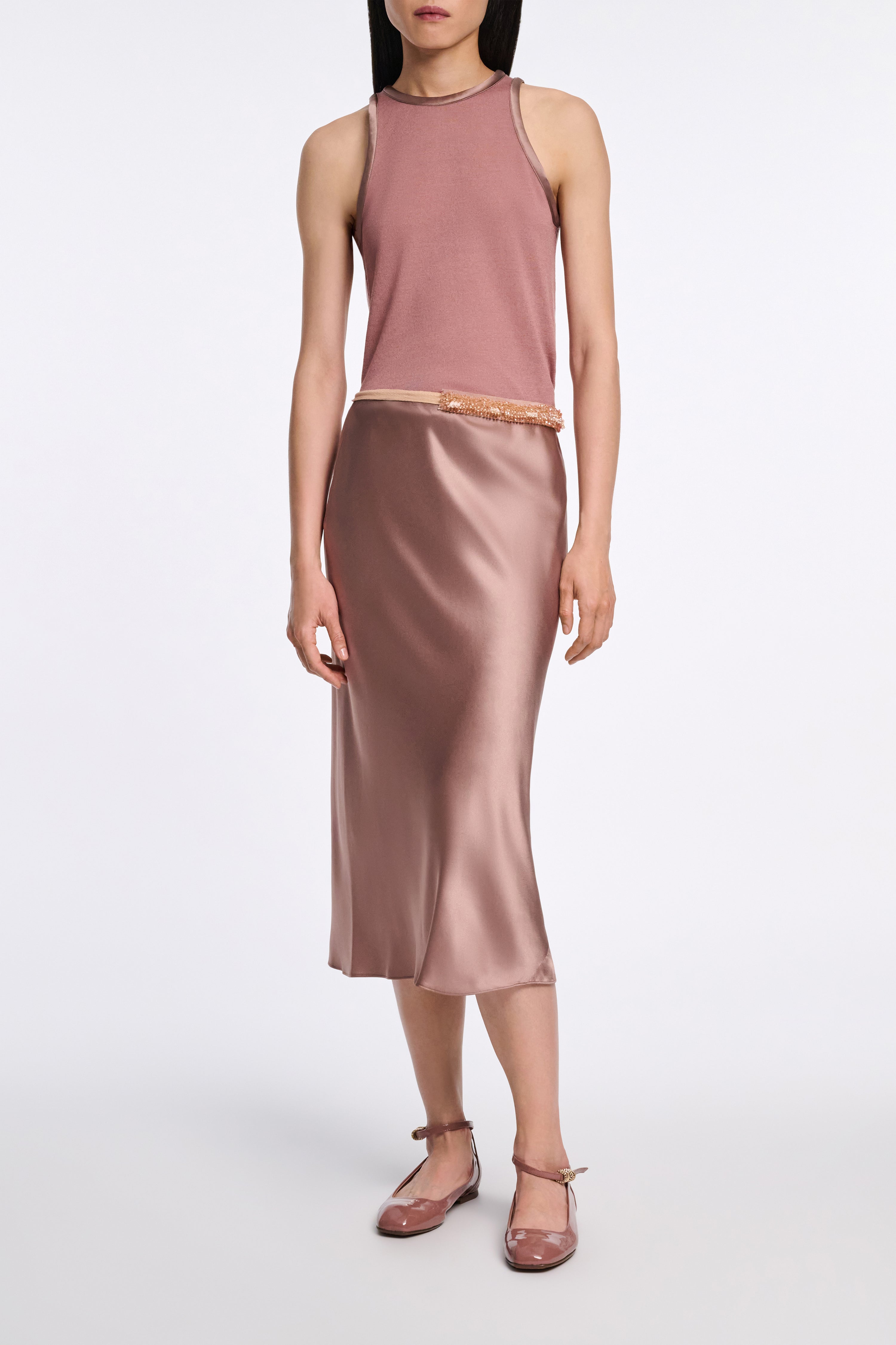 REFINED ESSENTIALS I top