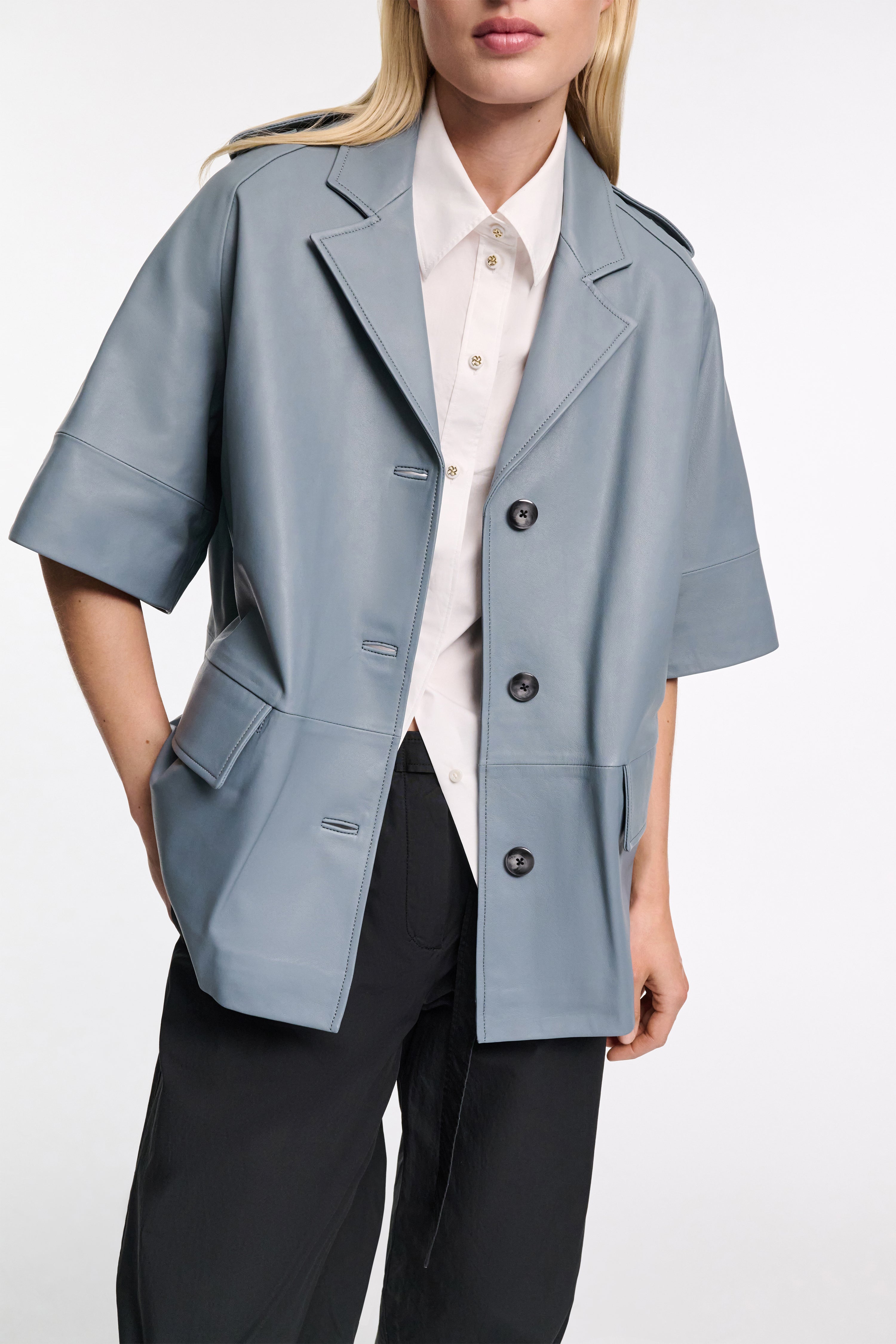 SLEEK STATEMENT I coat