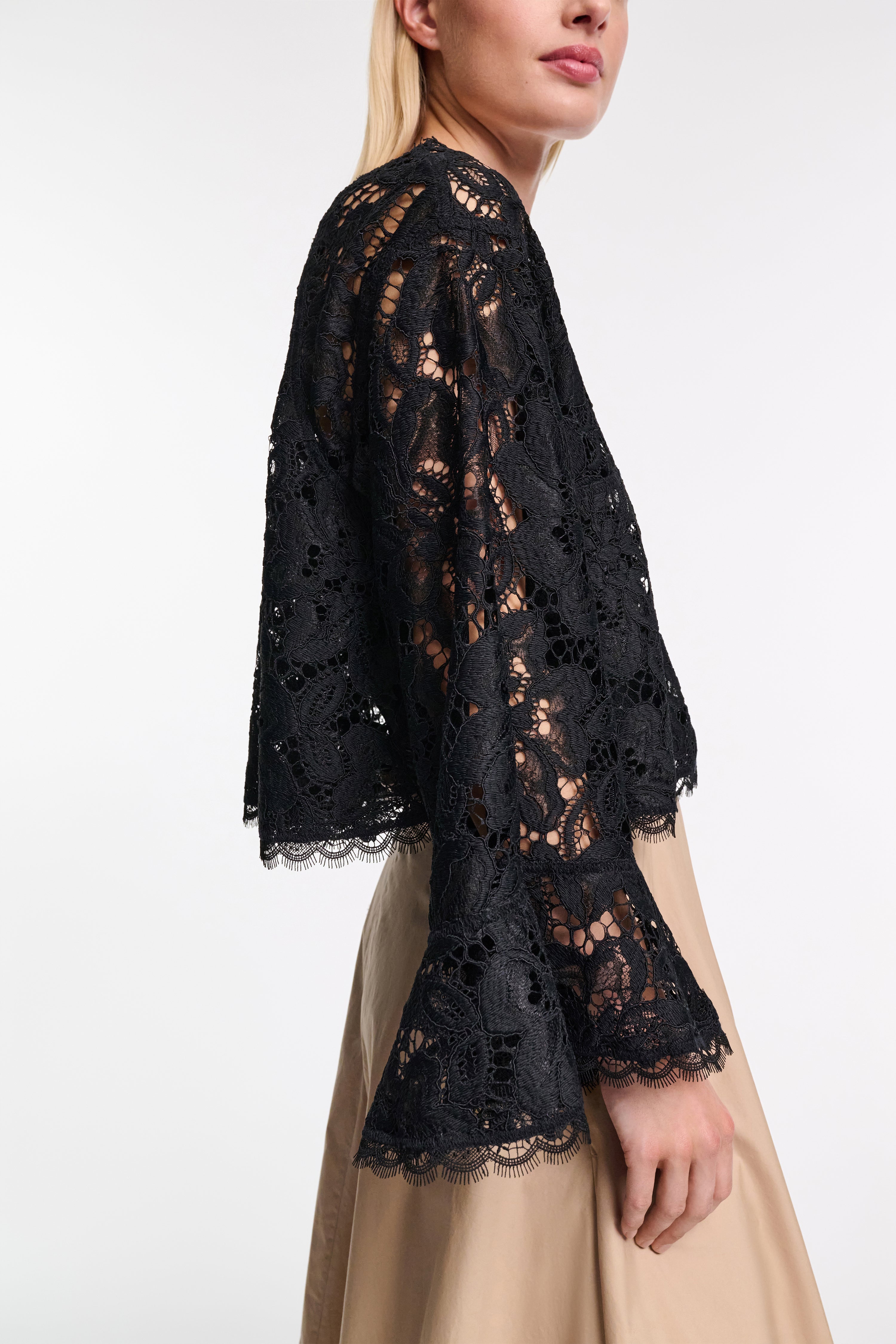LACY DREAM blouse