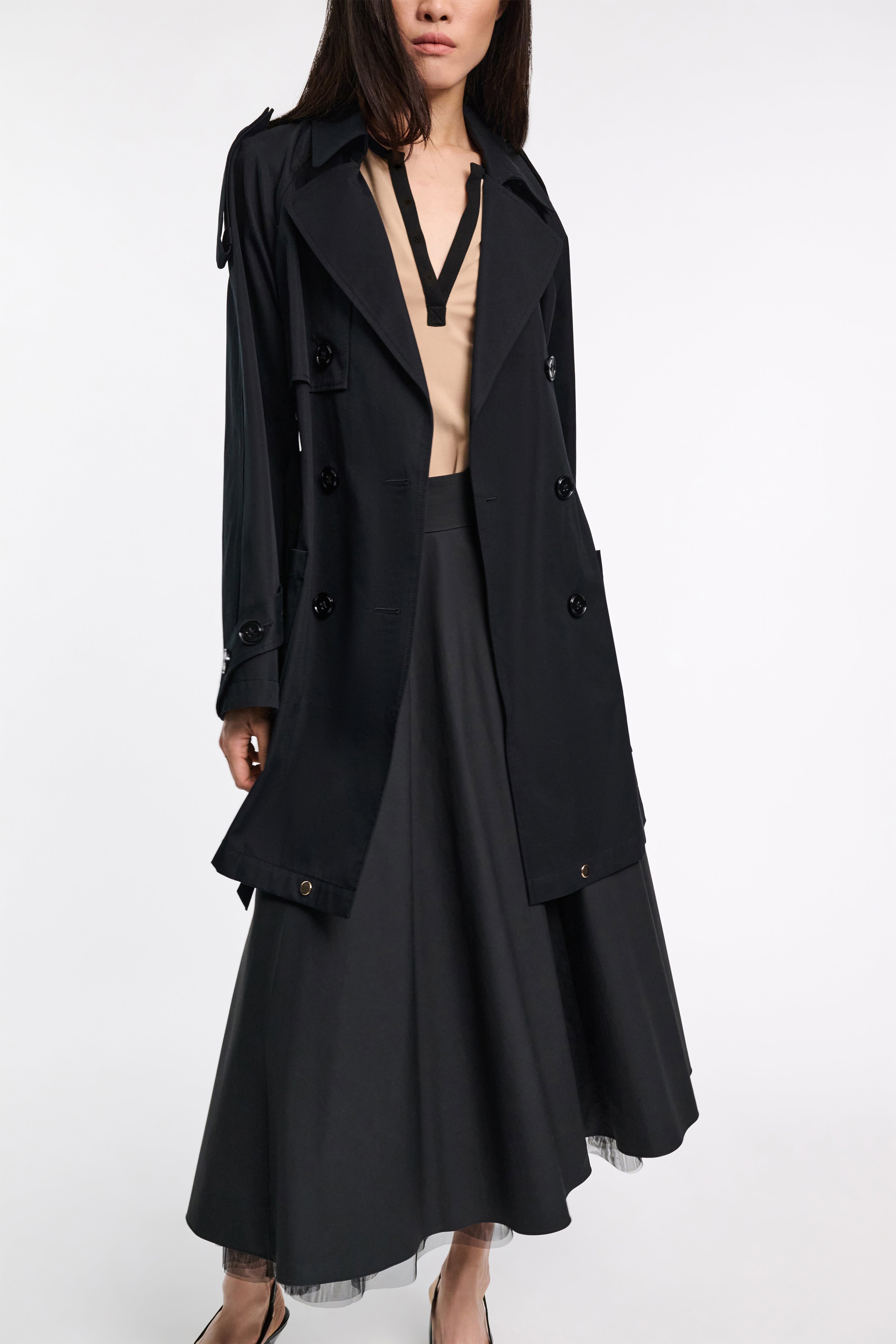 EMOTIONAL ESSENCE LIGHT top