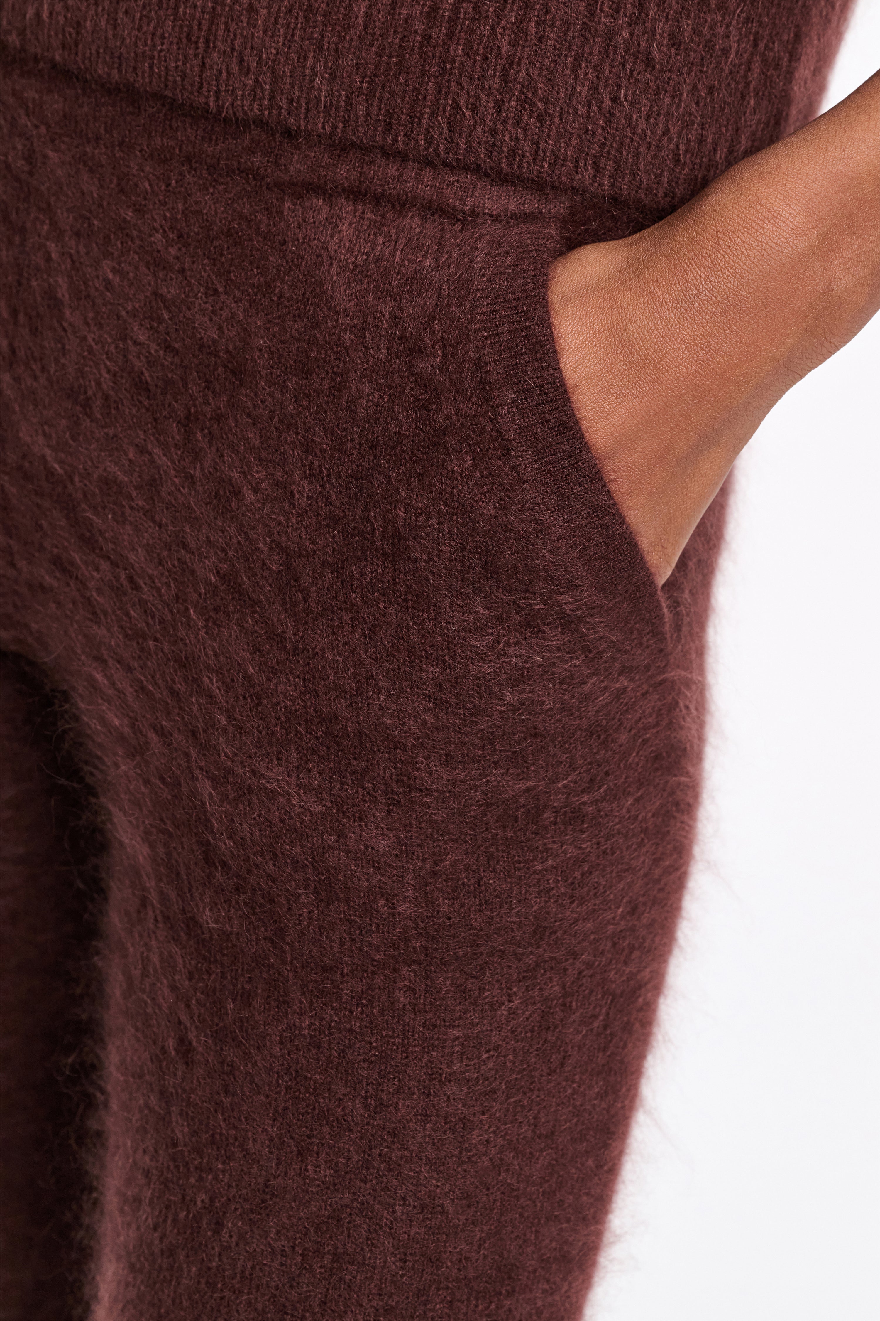 FLUFFY STATEMENT trousers