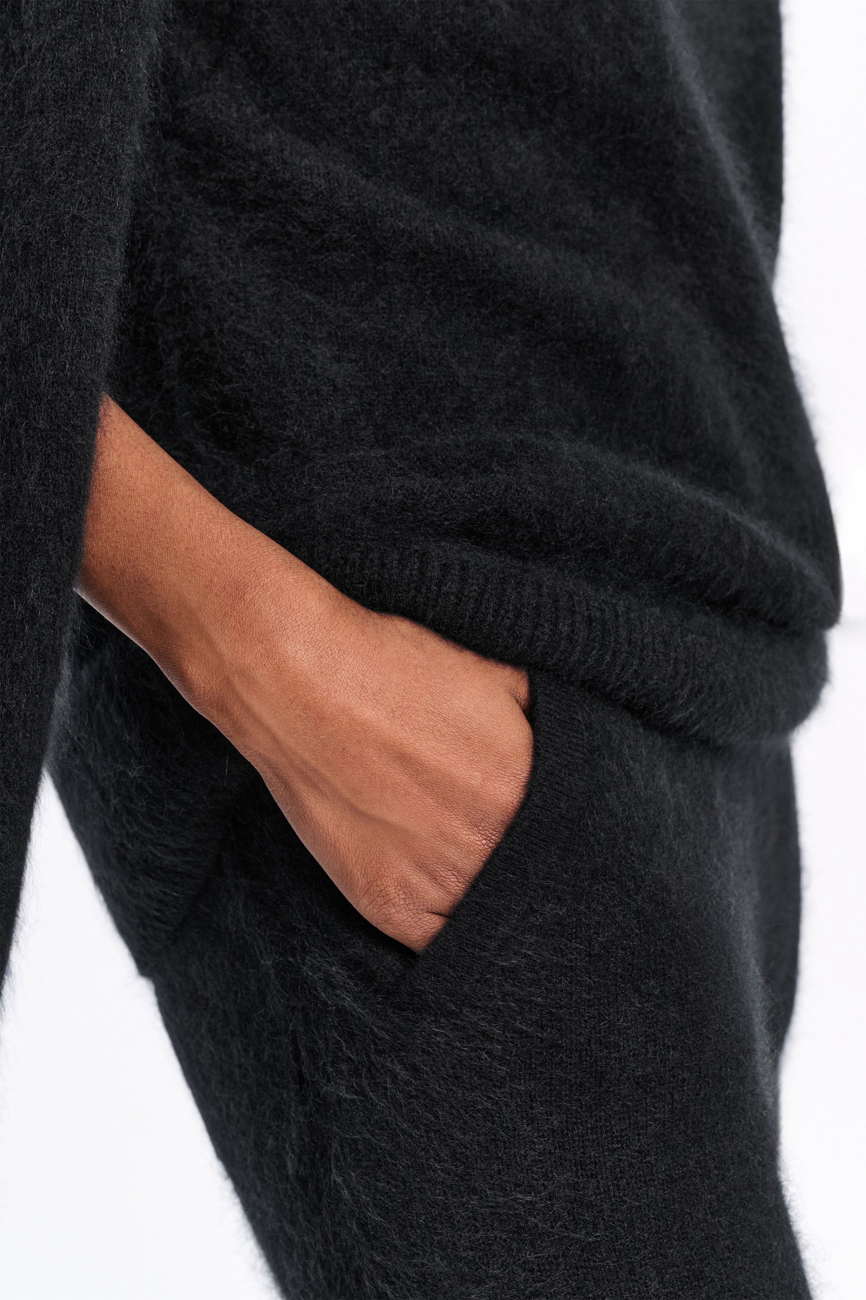 FLUFFY STATEMENT trousers