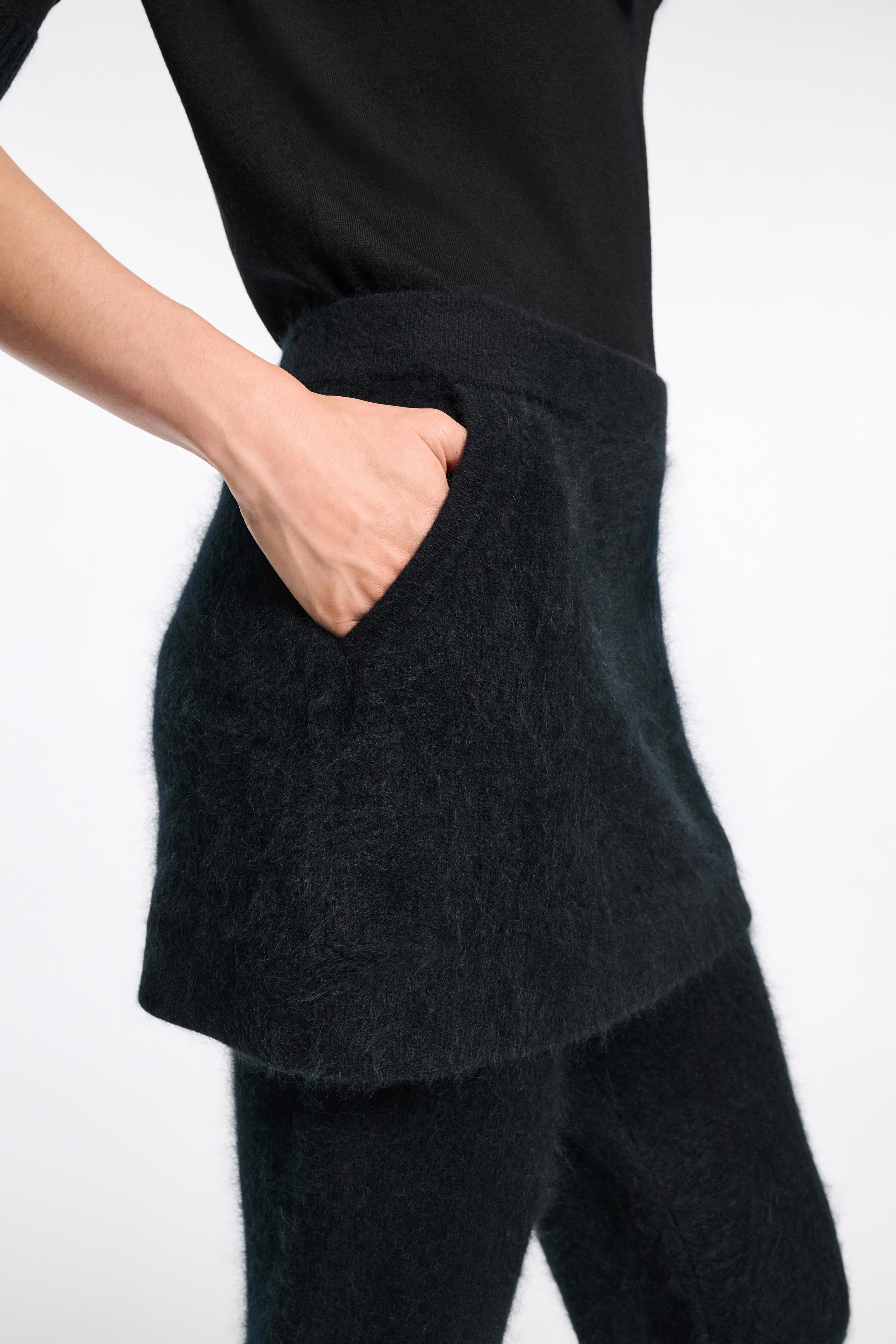 FLUFFY STATEMENT skirt